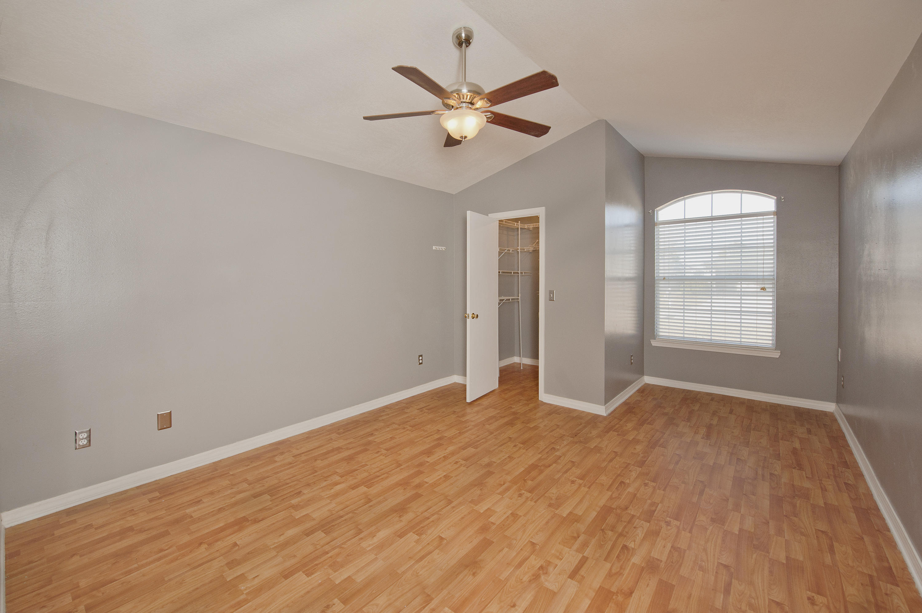 HOLLYROD PARK - Residential