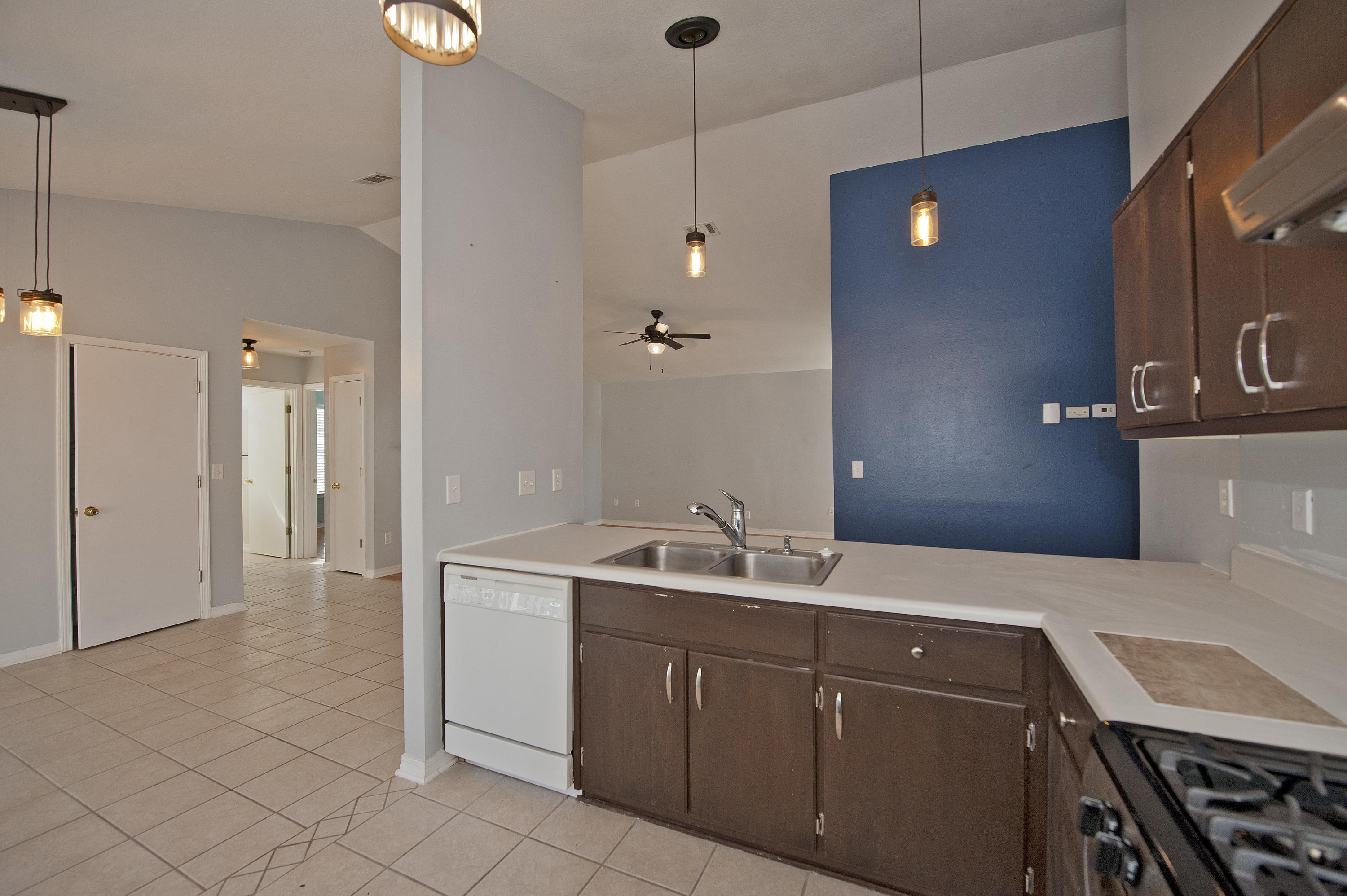 HOLLYROD PARK - Residential