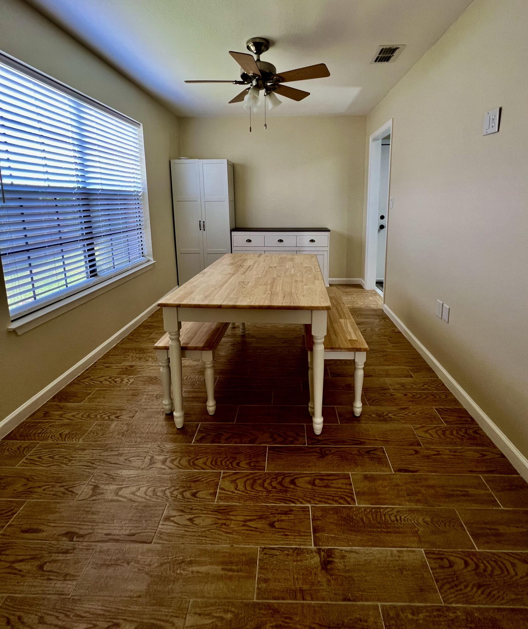 TANGLEWOOD 1ST ADDN LOT 43 BLK A - Residential