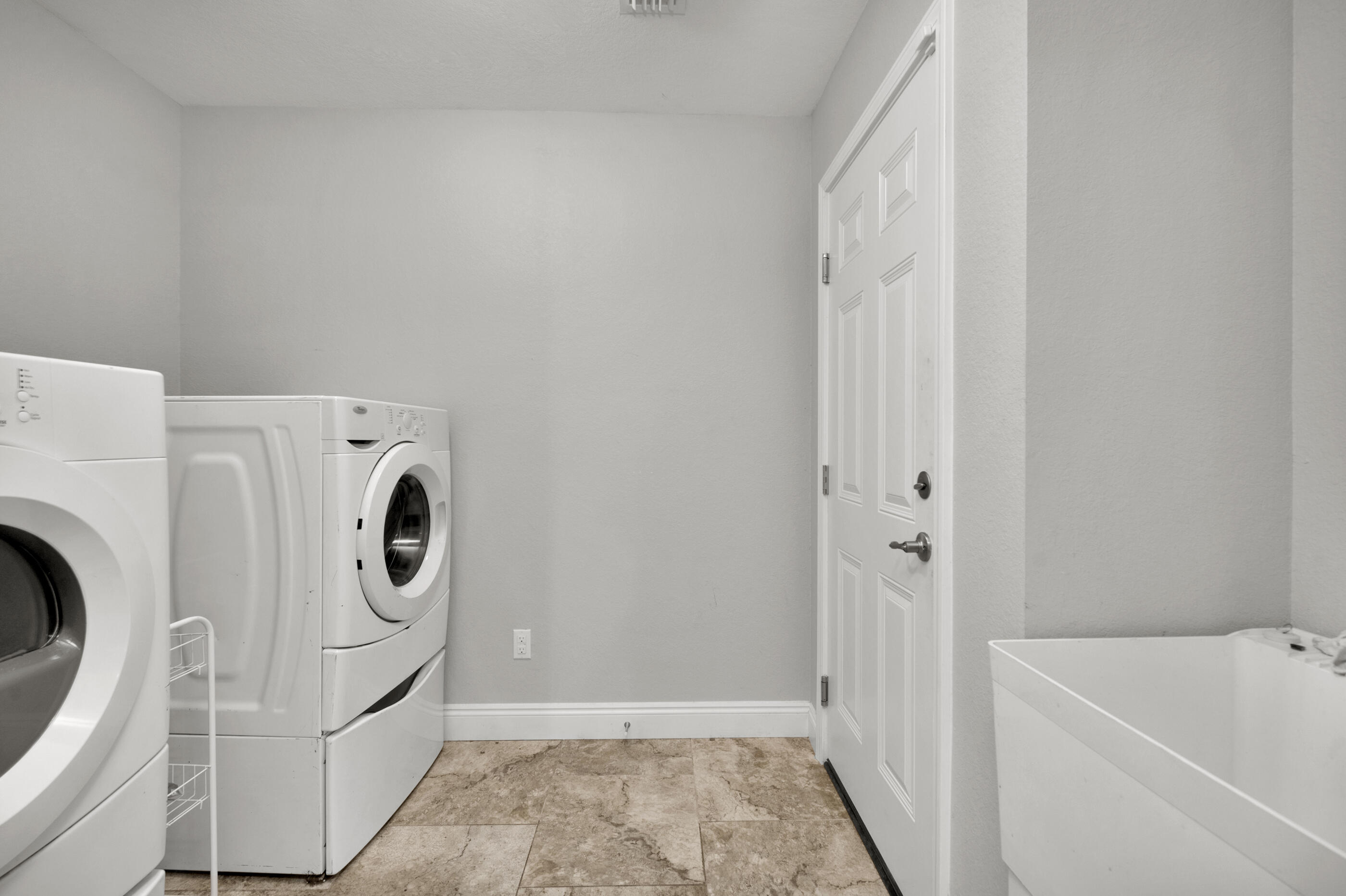 CRESCENT SHORES - Residential