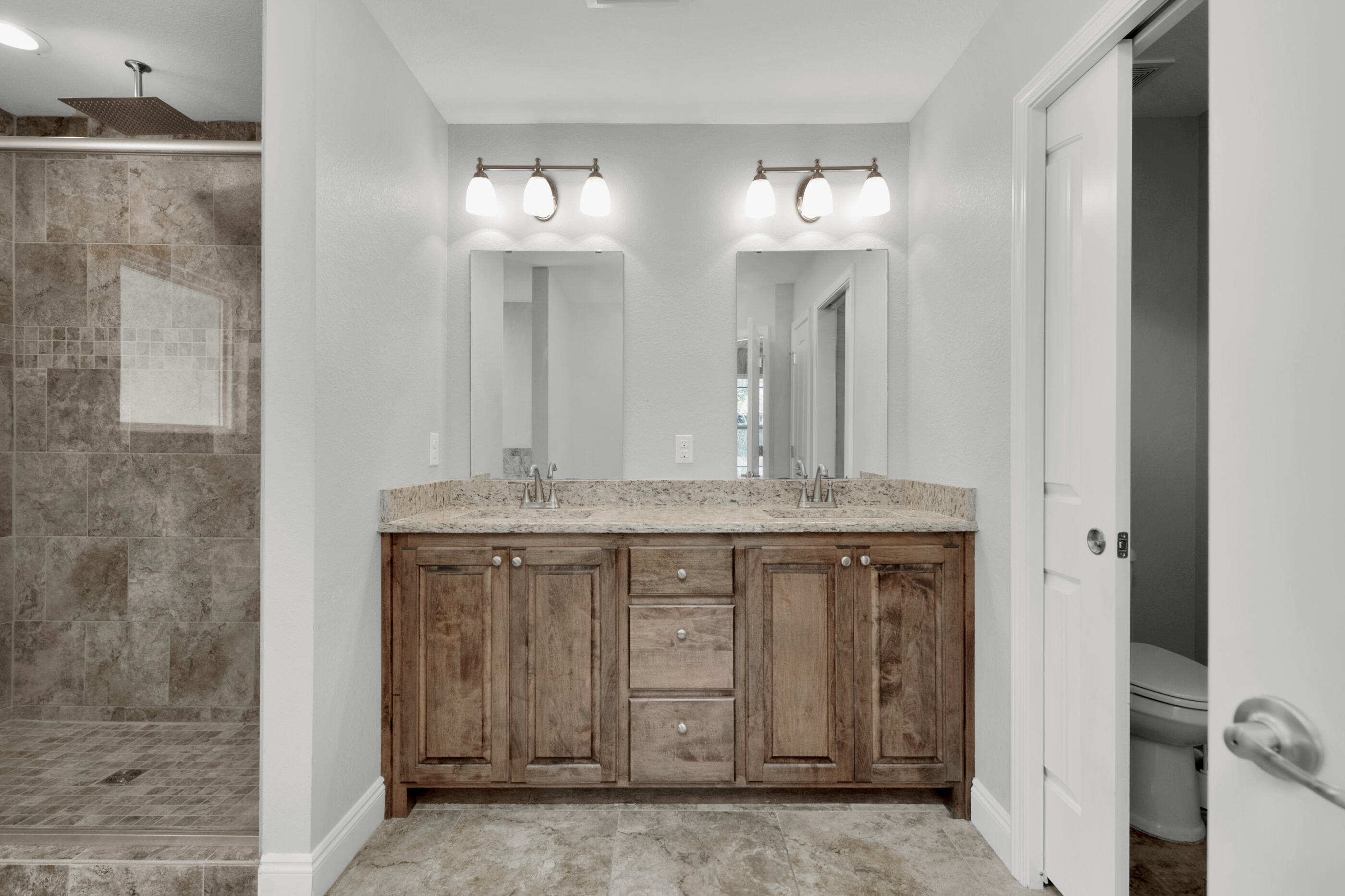 CRESCENT SHORES - Residential