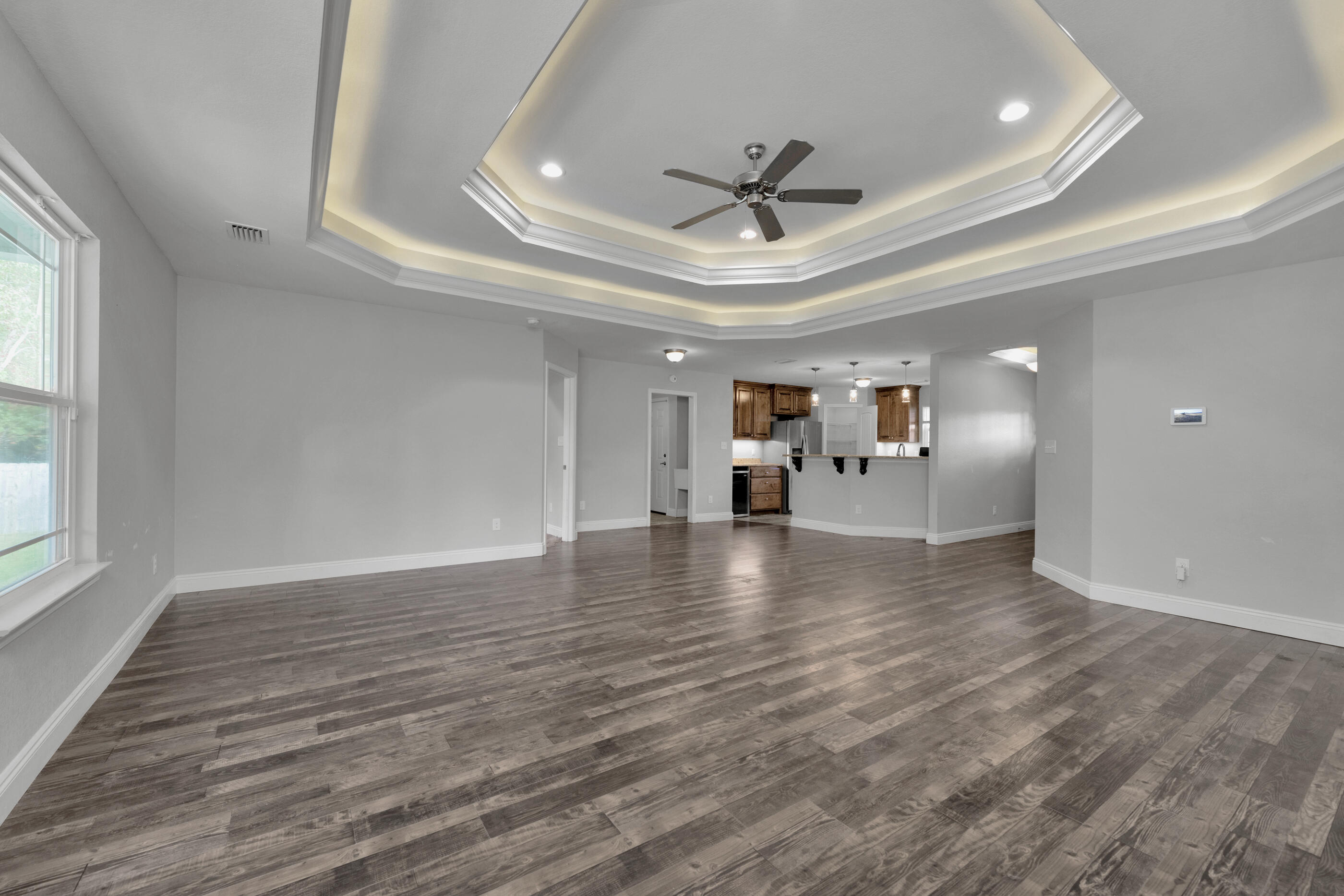 CRESCENT SHORES - Residential