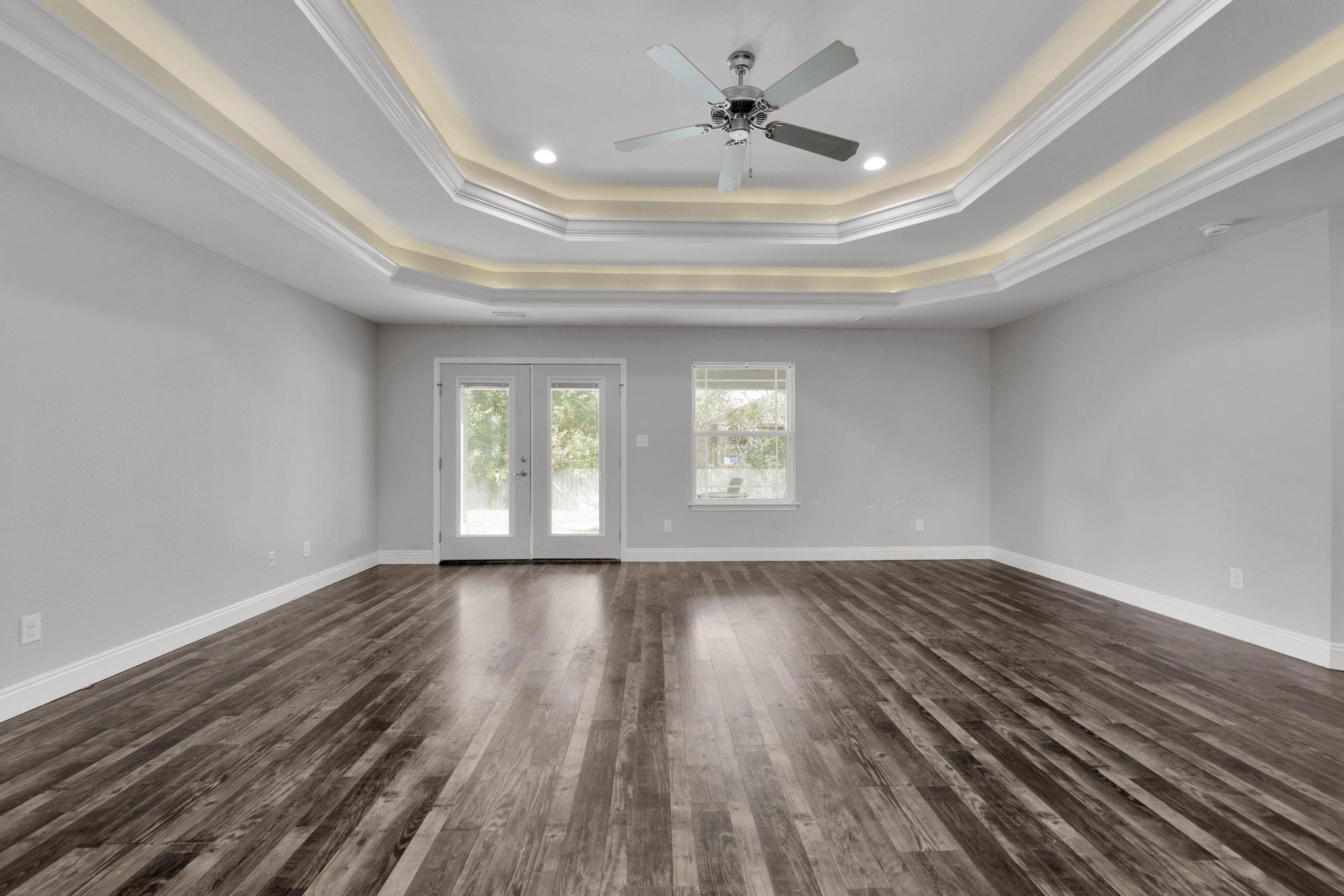 CRESCENT SHORES - Residential