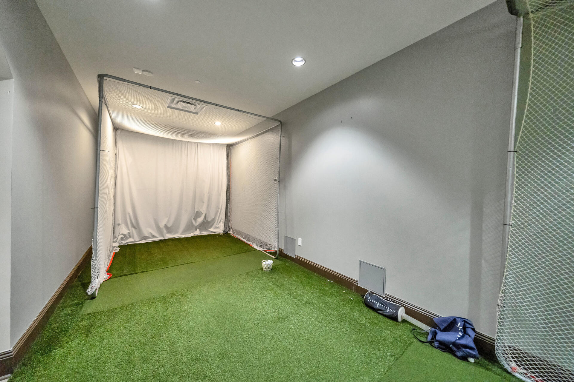 ONE WATER PLACE AT KELLY PLANTATION - Residential