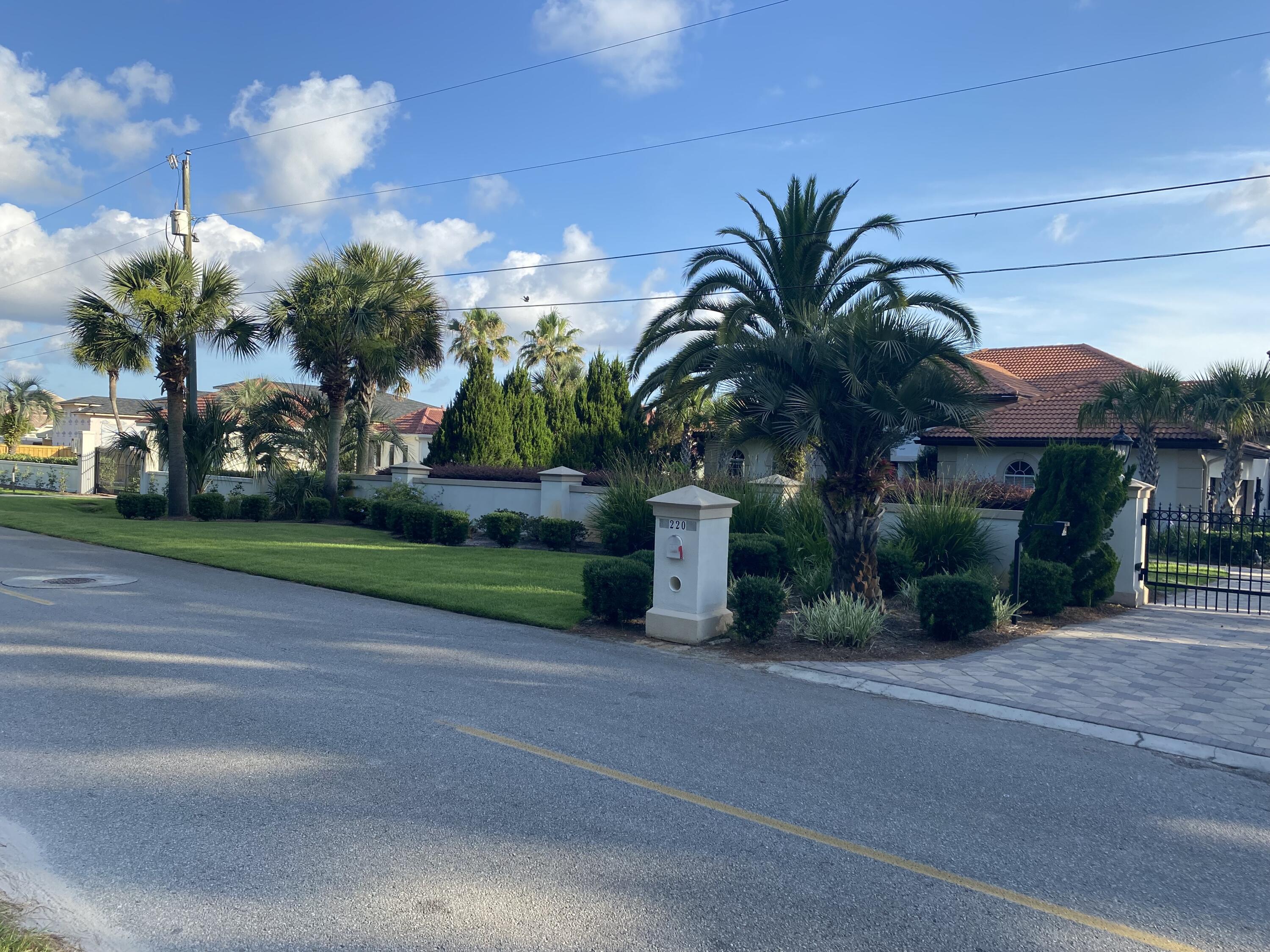 HOLIDAY SHORES ESTATES - Land