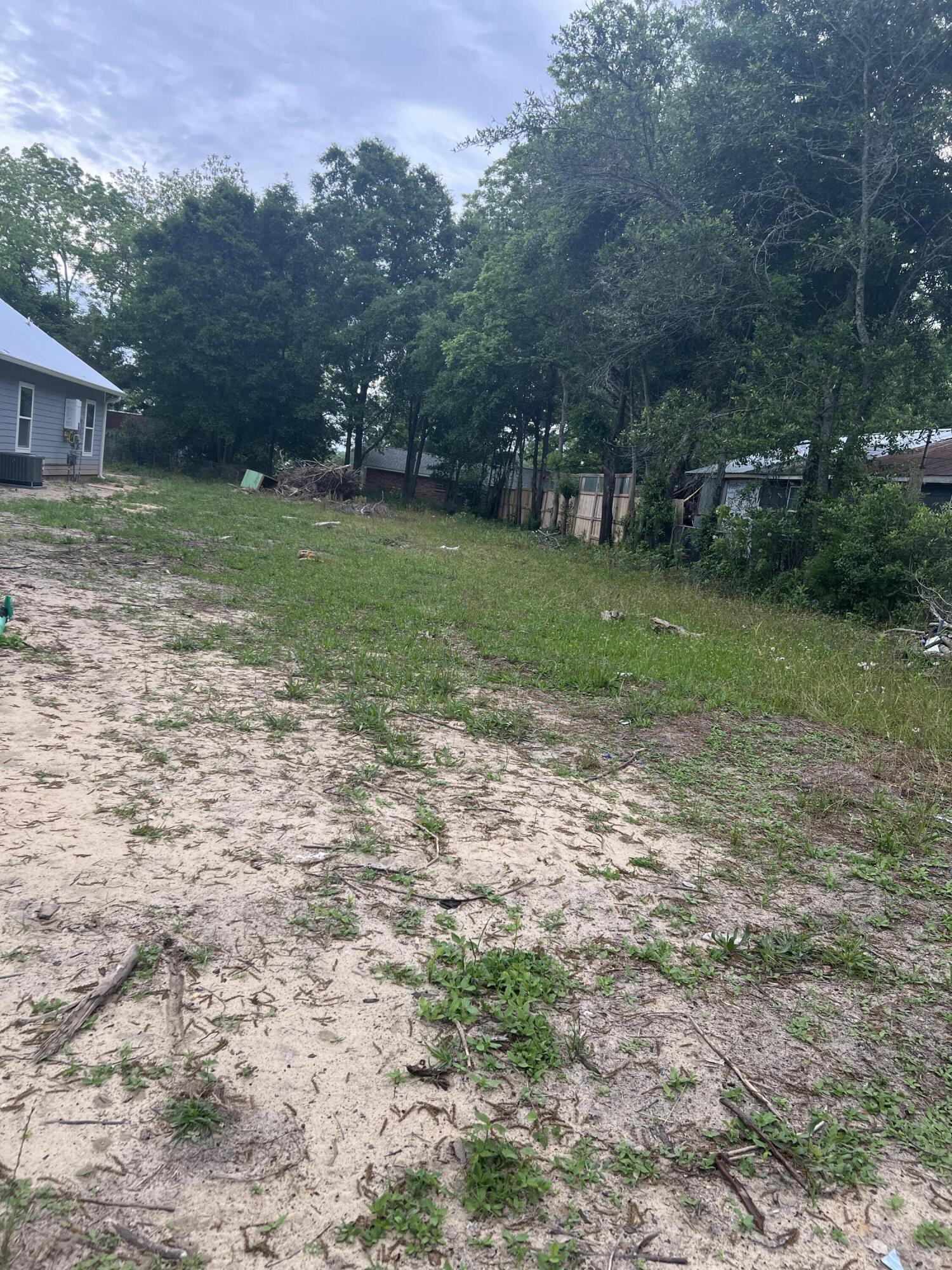 DEFUNIAK SPRINGS TOWN OF - Land