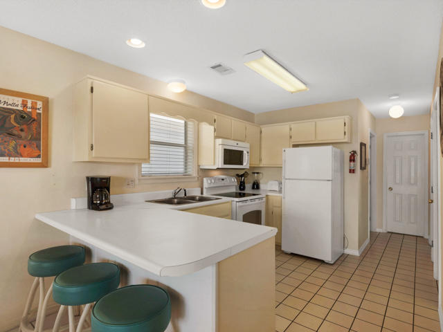 BEACHSIDE VILLAS CONDO - Residential