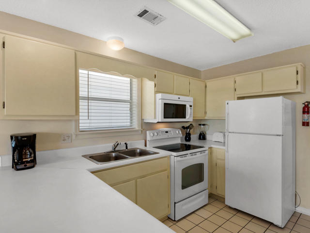 BEACHSIDE VILLAS CONDO - Residential