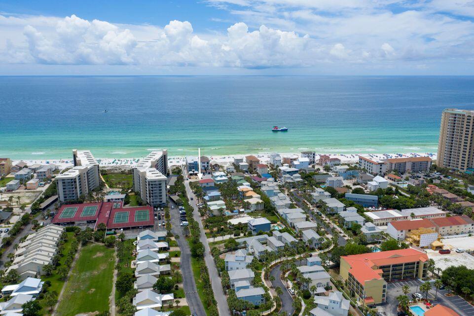 MIRAMAR BEACH COTTAGES - Residential
