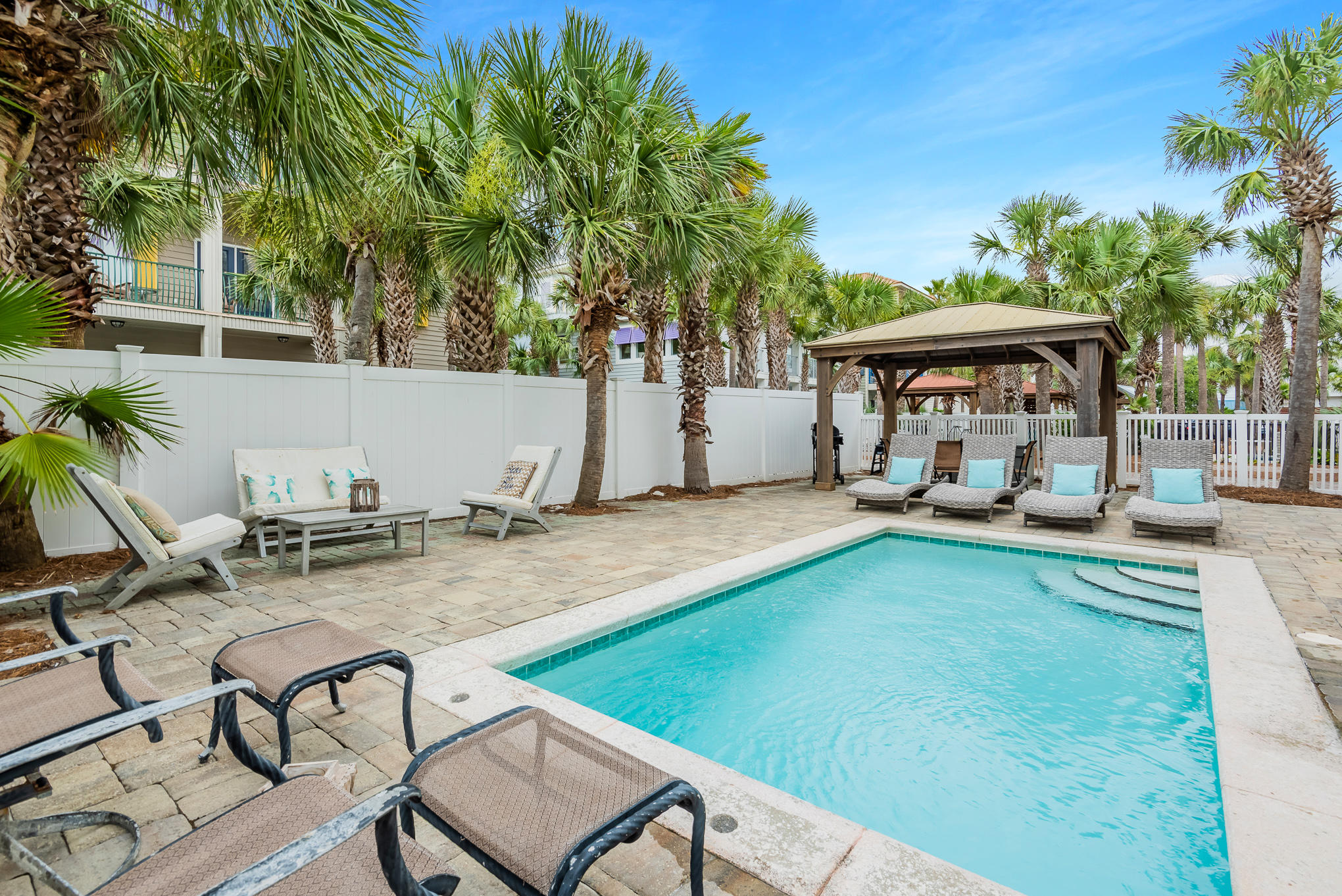MIRAMAR BEACH COTTAGES - Residential