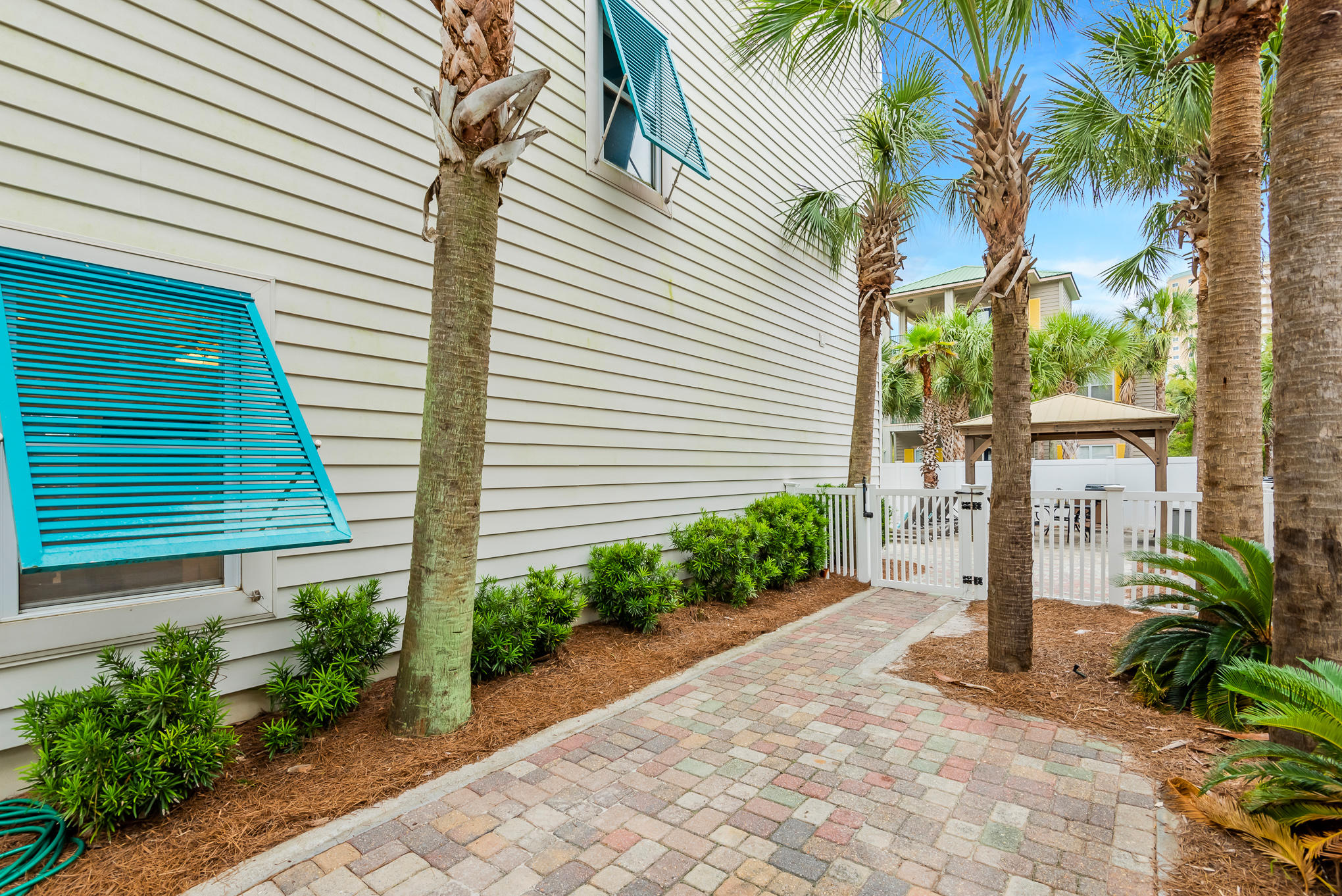 MIRAMAR BEACH COTTAGES - Residential