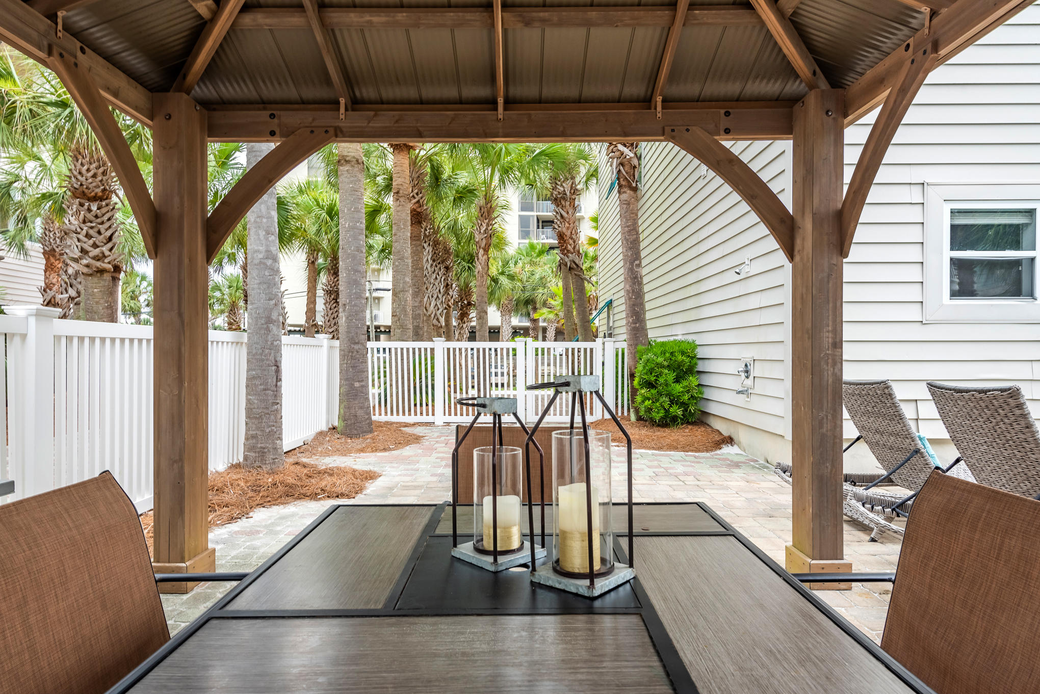 MIRAMAR BEACH COTTAGES - Residential