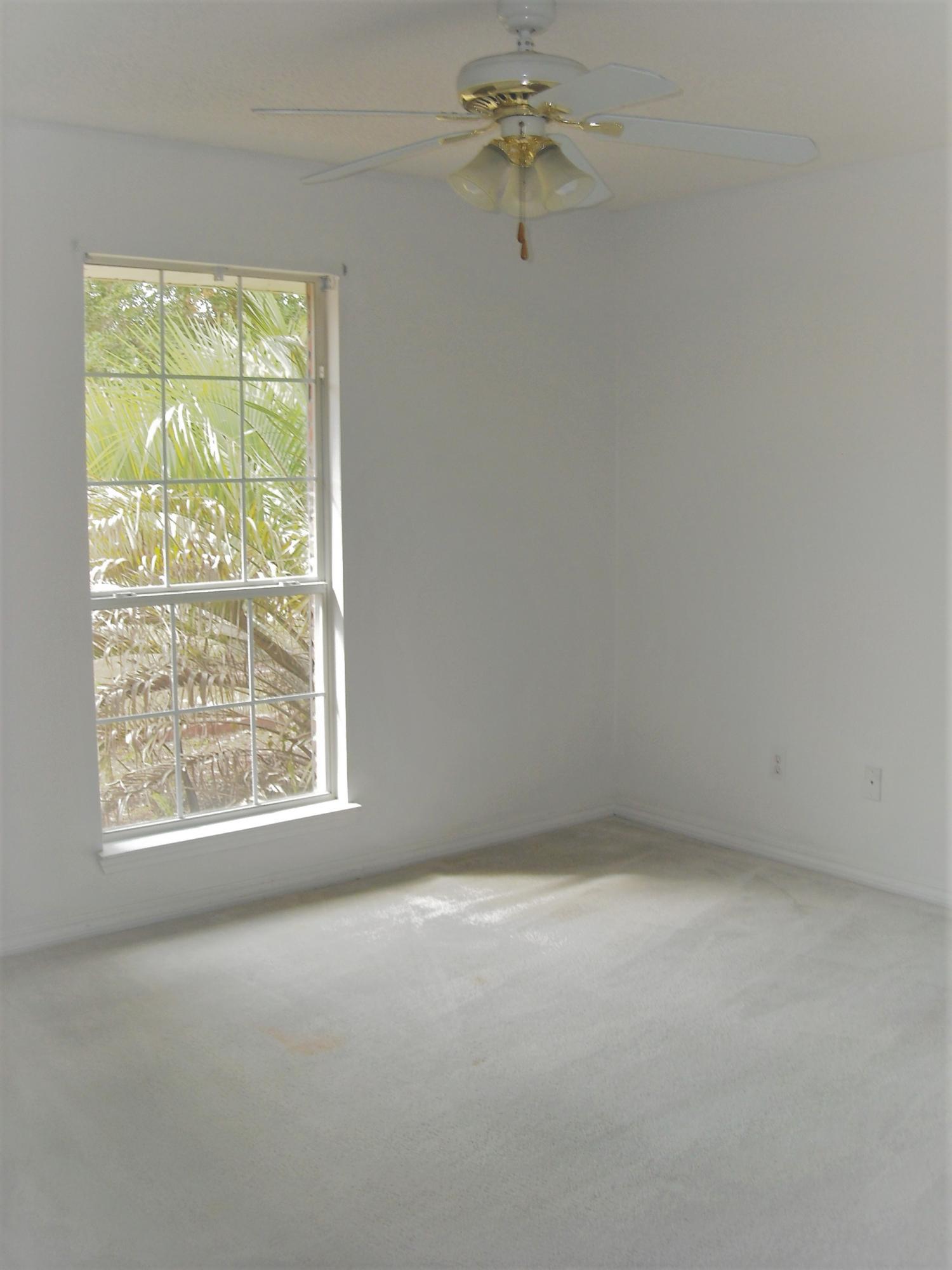 FOXWOOD ESTATES 1 - Residential Lease