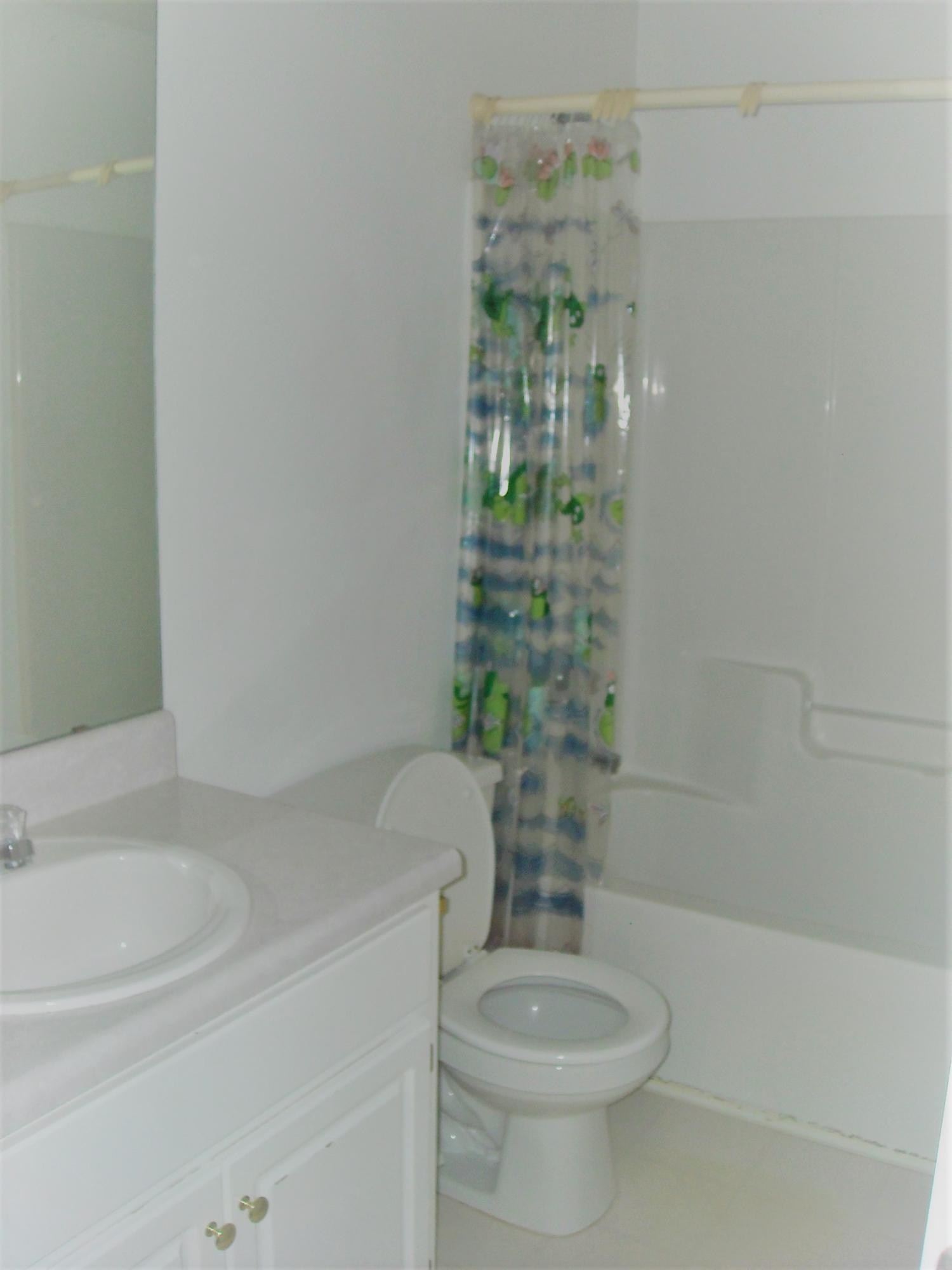 FOXWOOD ESTATES 1 - Residential Lease