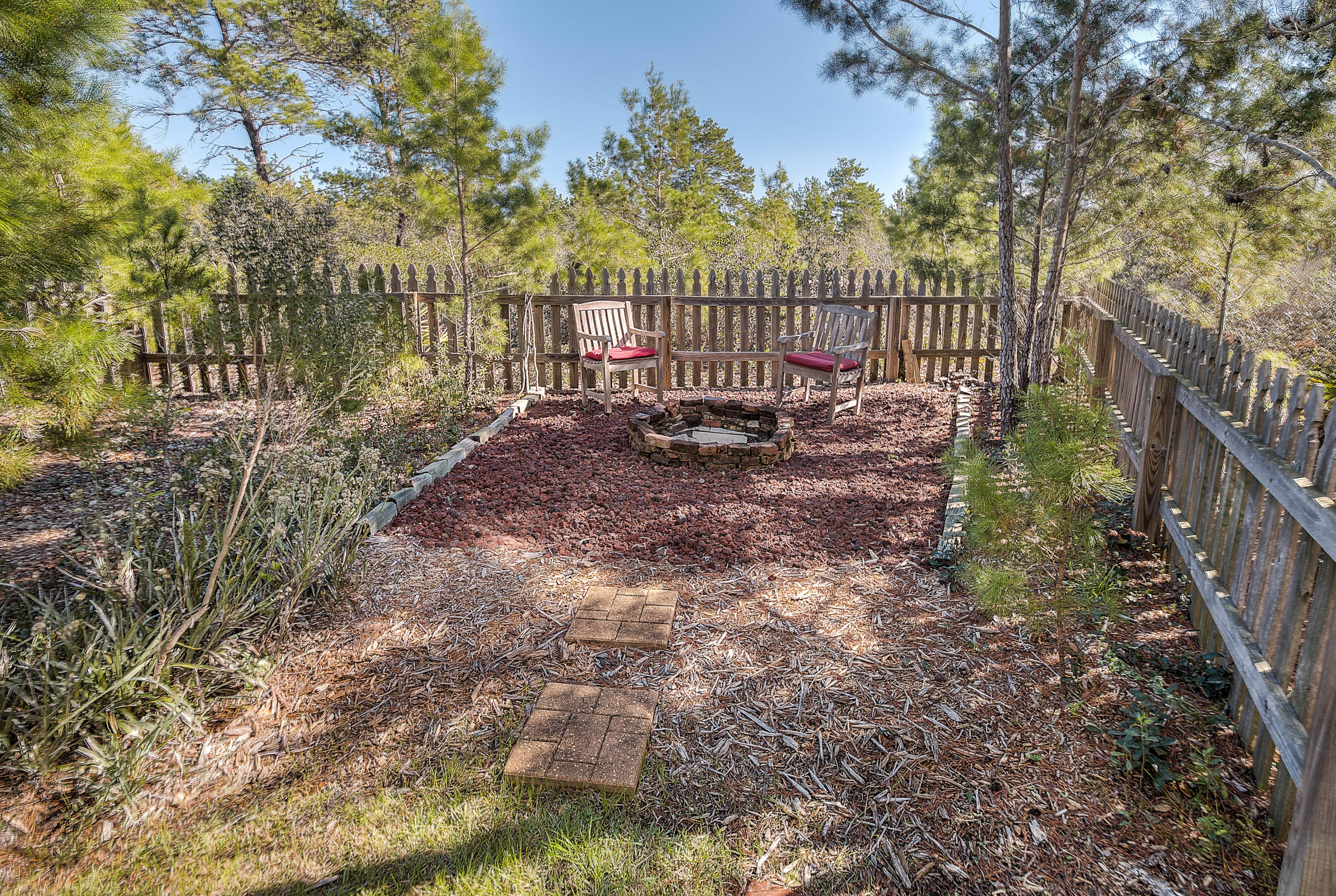 PINES OF BLUE MOUNTAIN - Residential