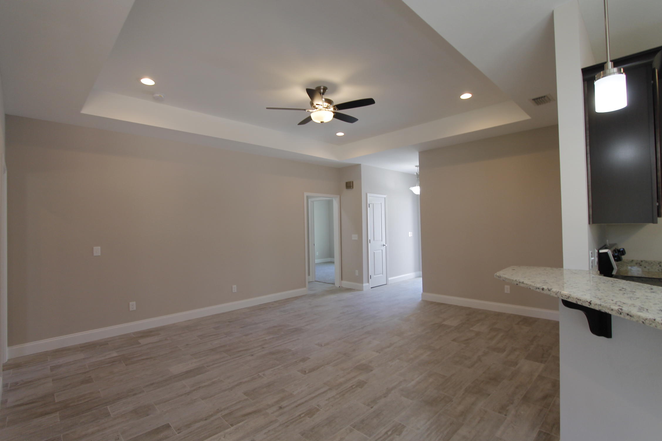 CRESCENT SHORES - Residential