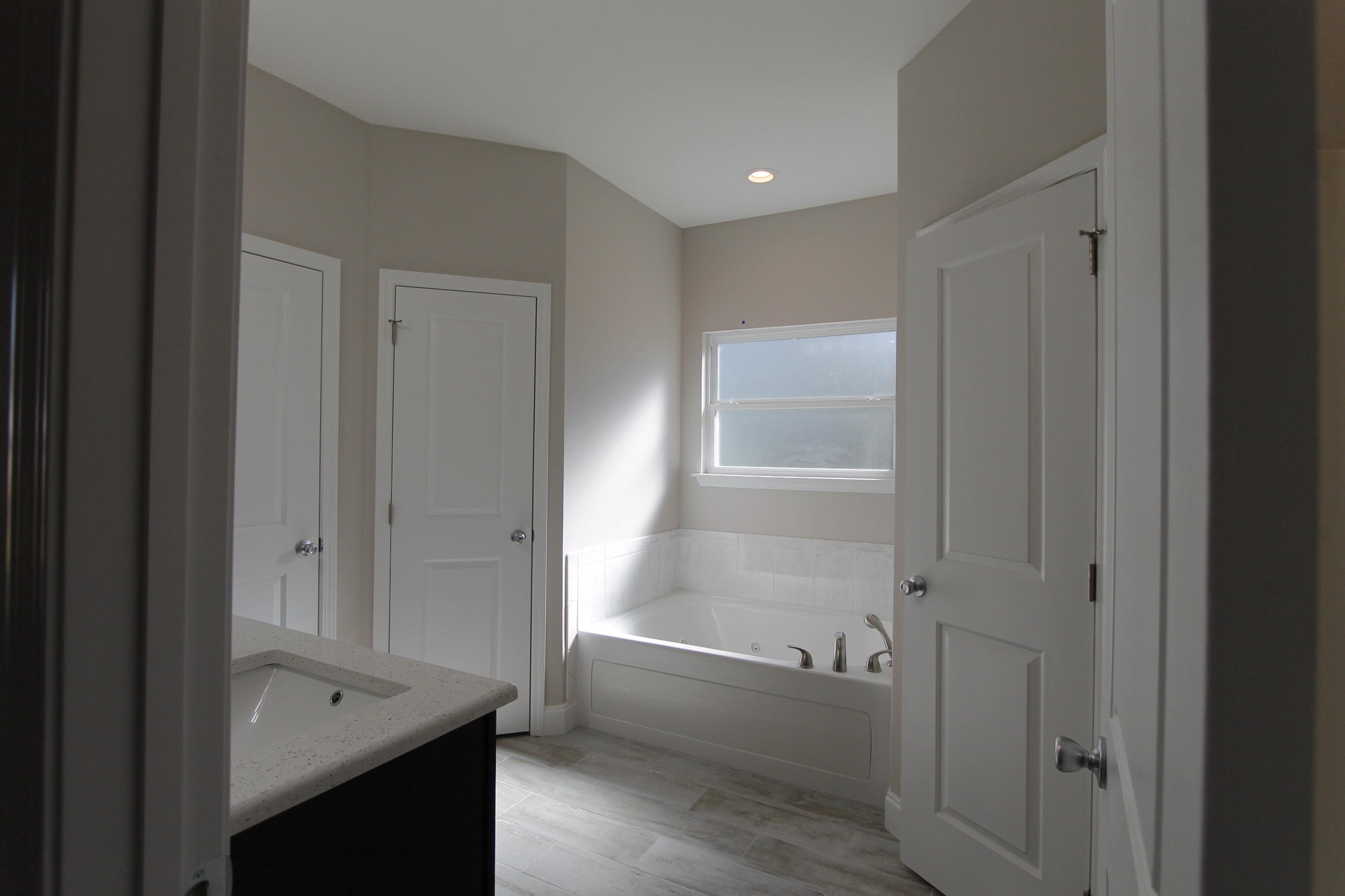 CRESCENT SHORES - Residential