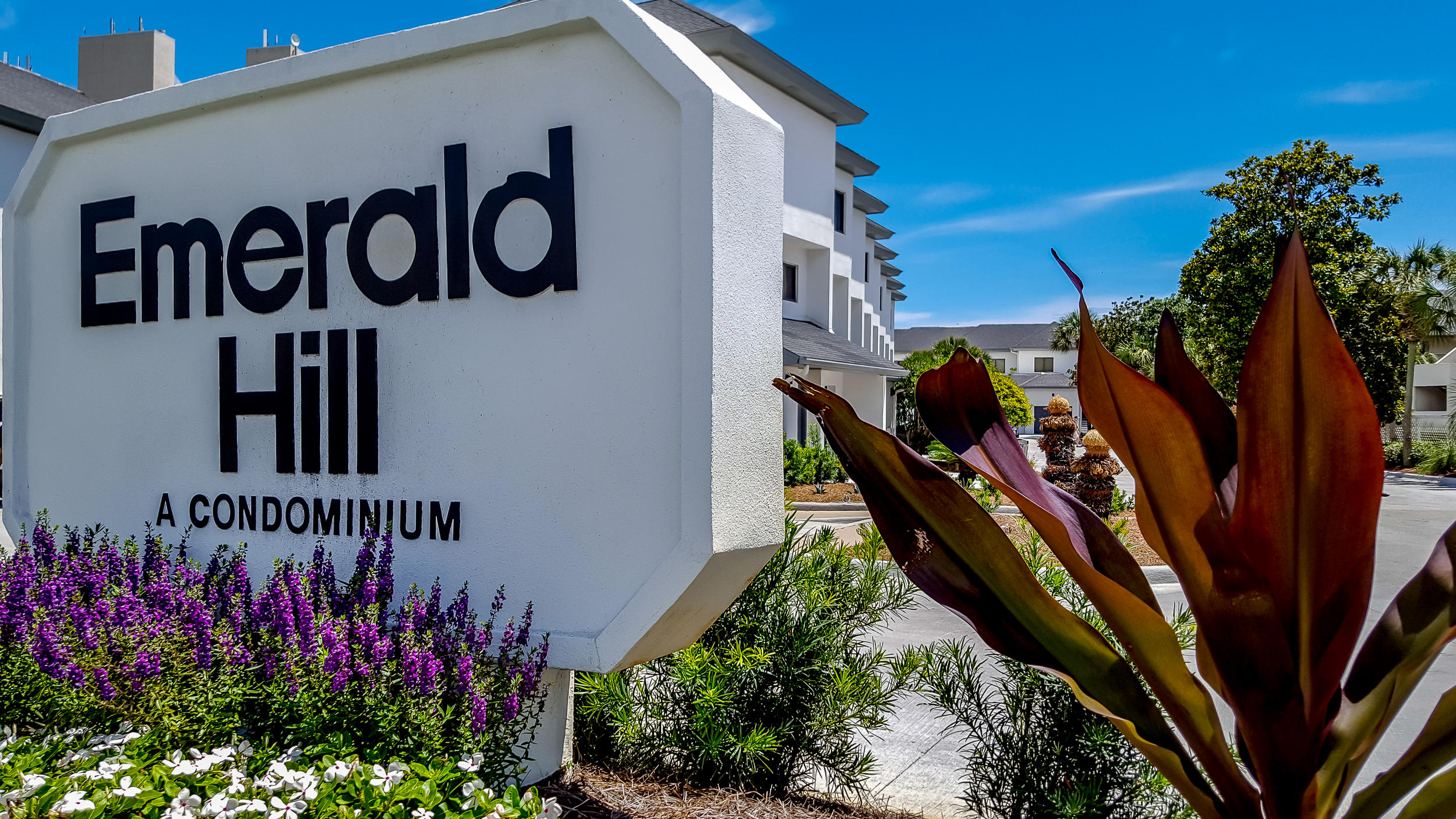 EMERALD HILL CONDO PH 3 - Residential