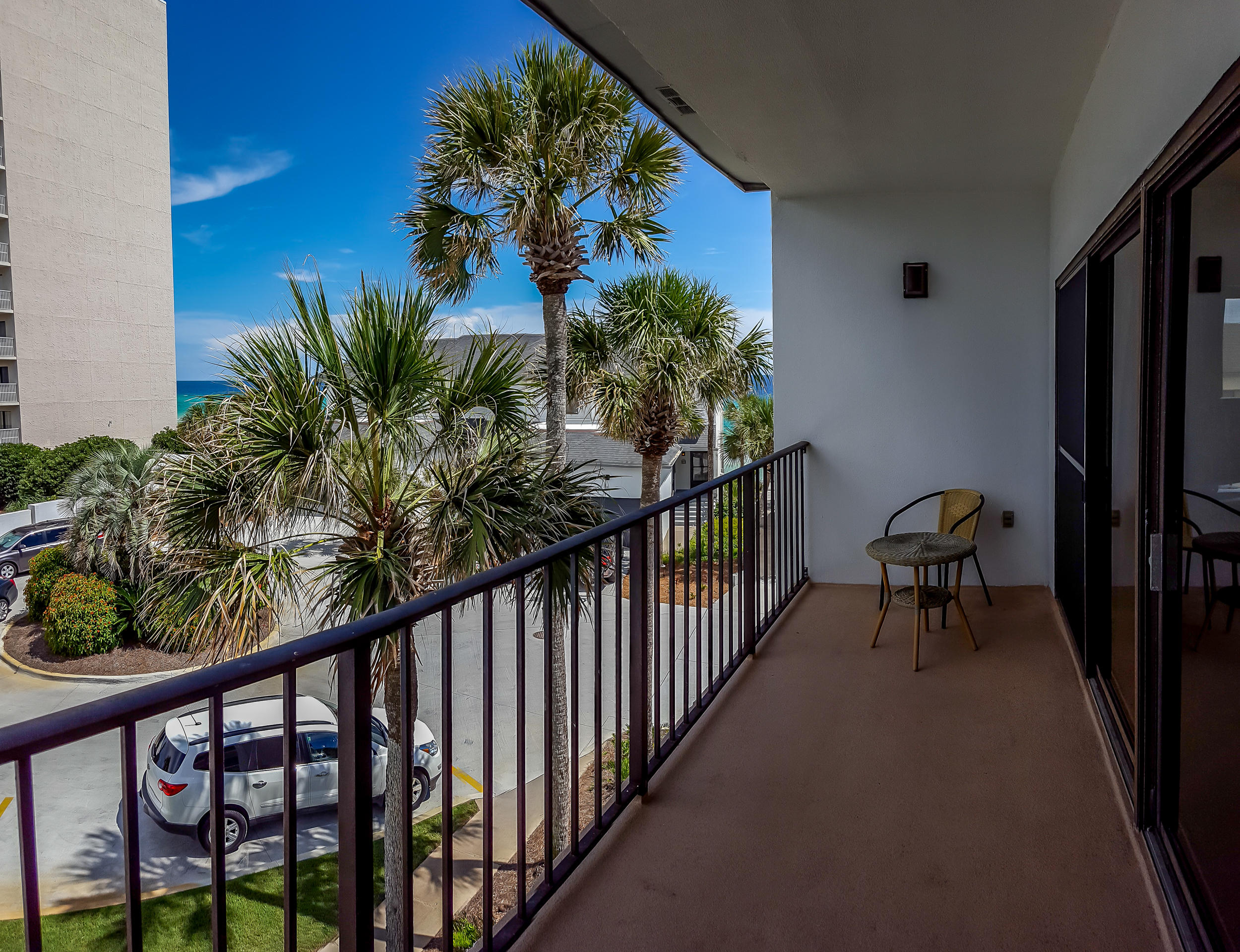 EMERALD HILL CONDO PH 3 - Residential