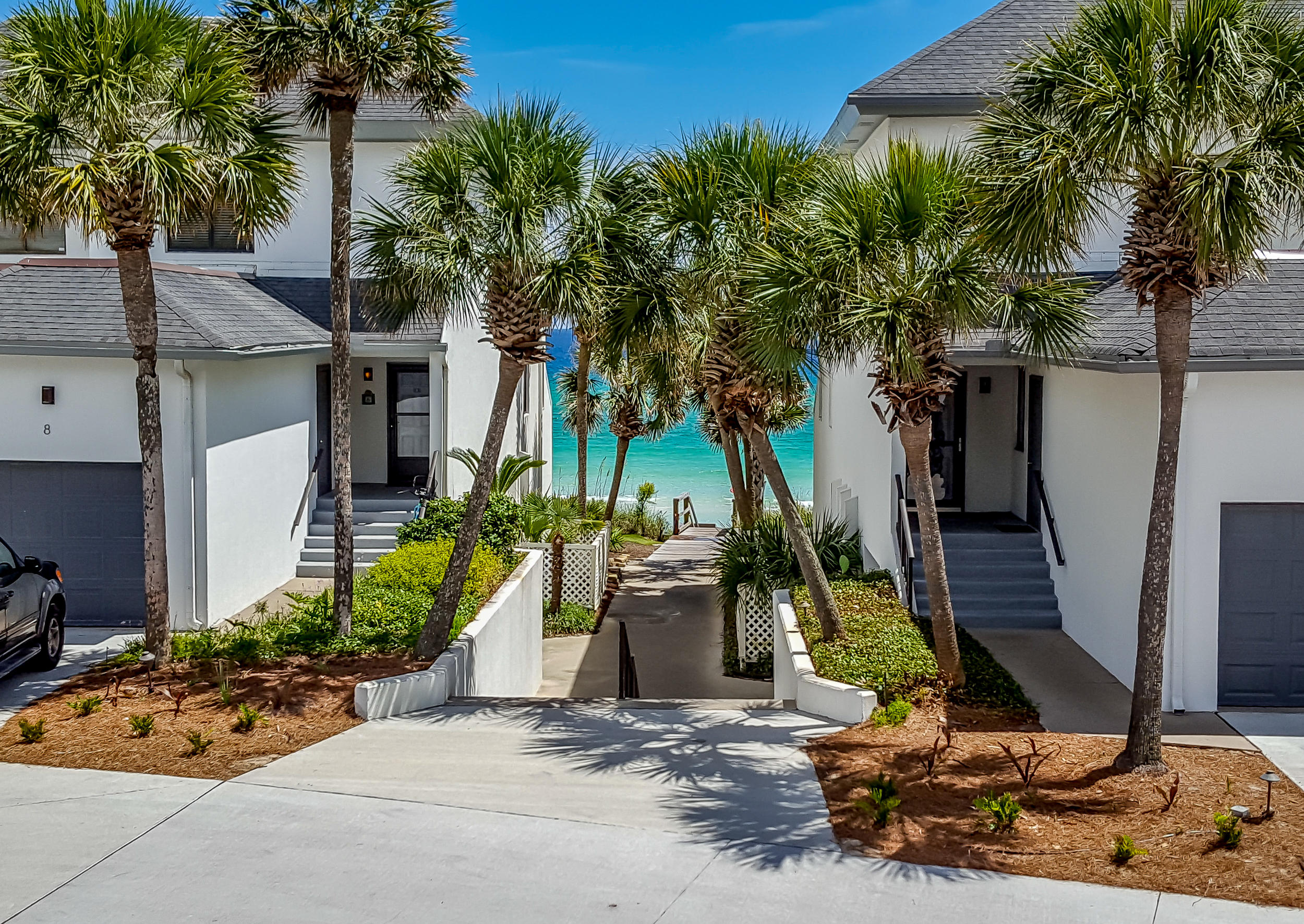 EMERALD HILL CONDO PH 3 - Residential