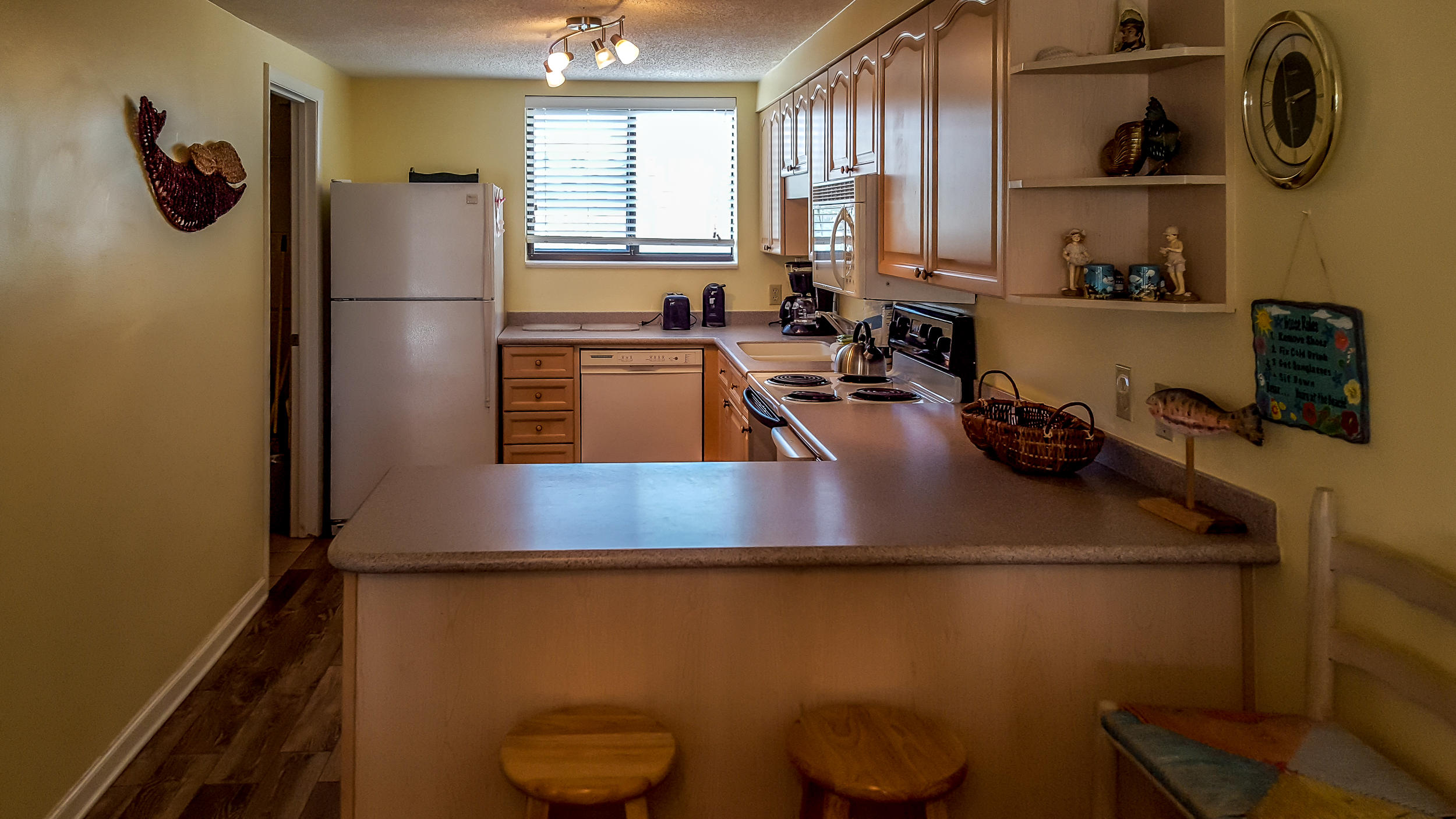 EMERALD HILL CONDO PH 3 - Residential