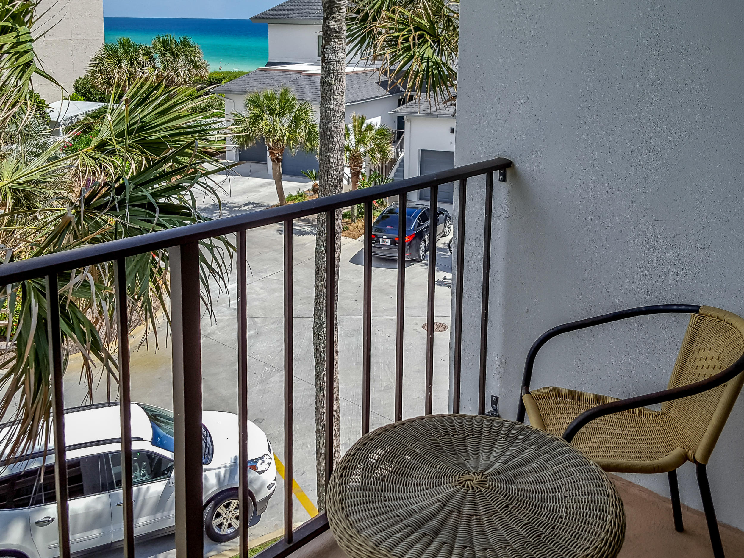 EMERALD HILL CONDO PH 3 - Residential