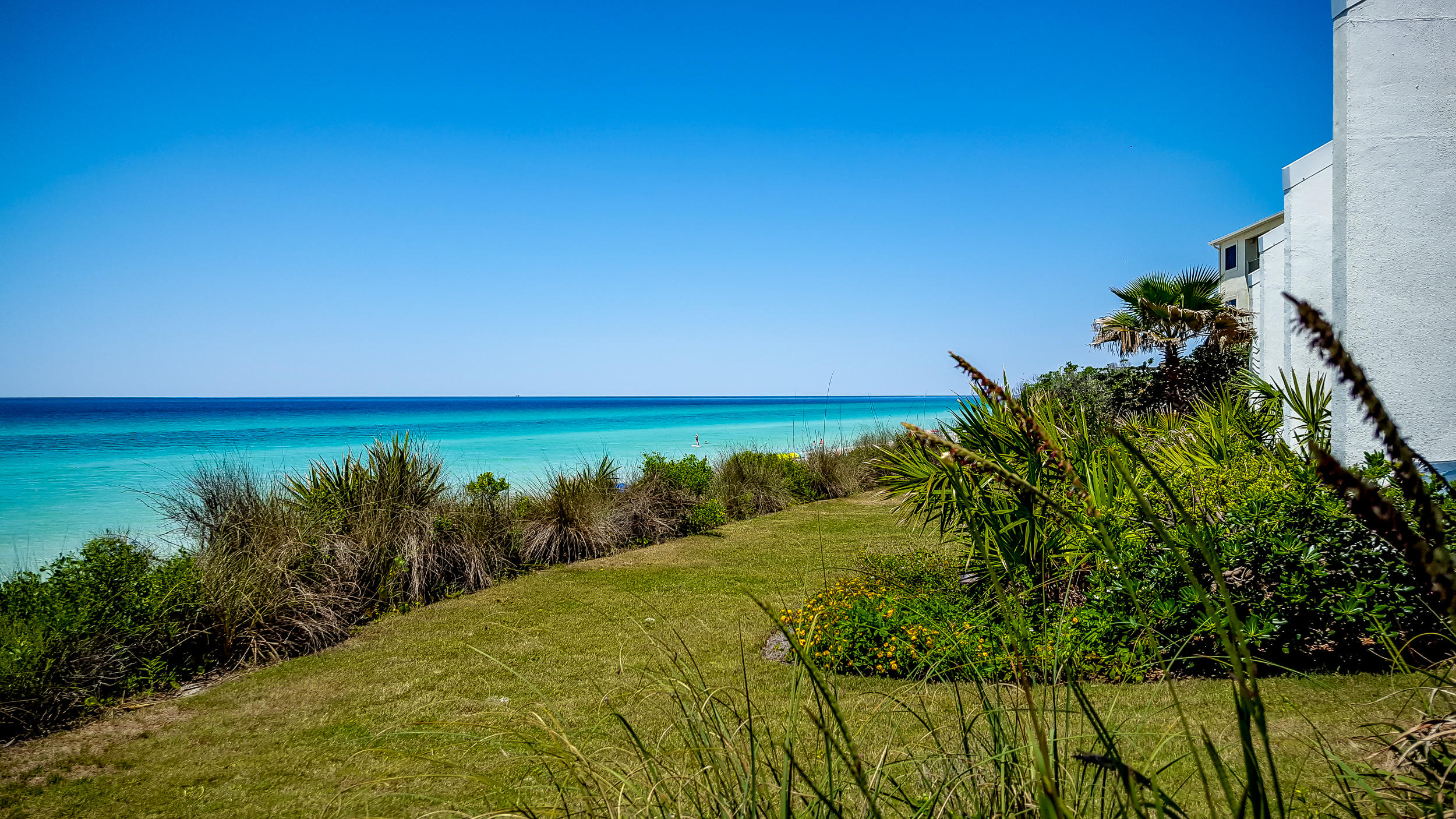 EMERALD HILL CONDO PH 3 - Residential