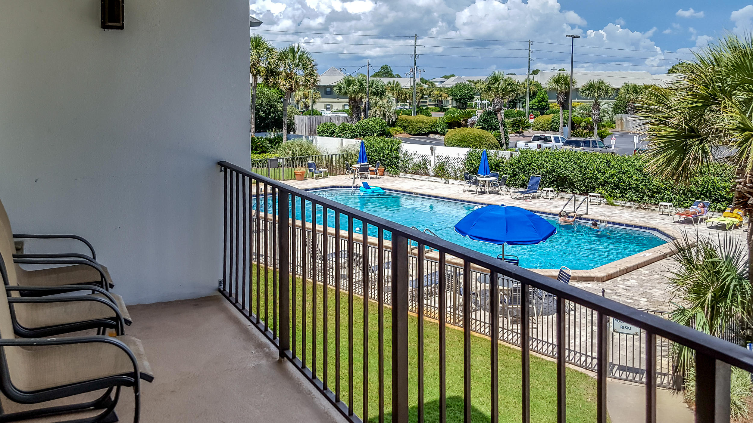 EMERALD HILL CONDO PH 3 - Residential