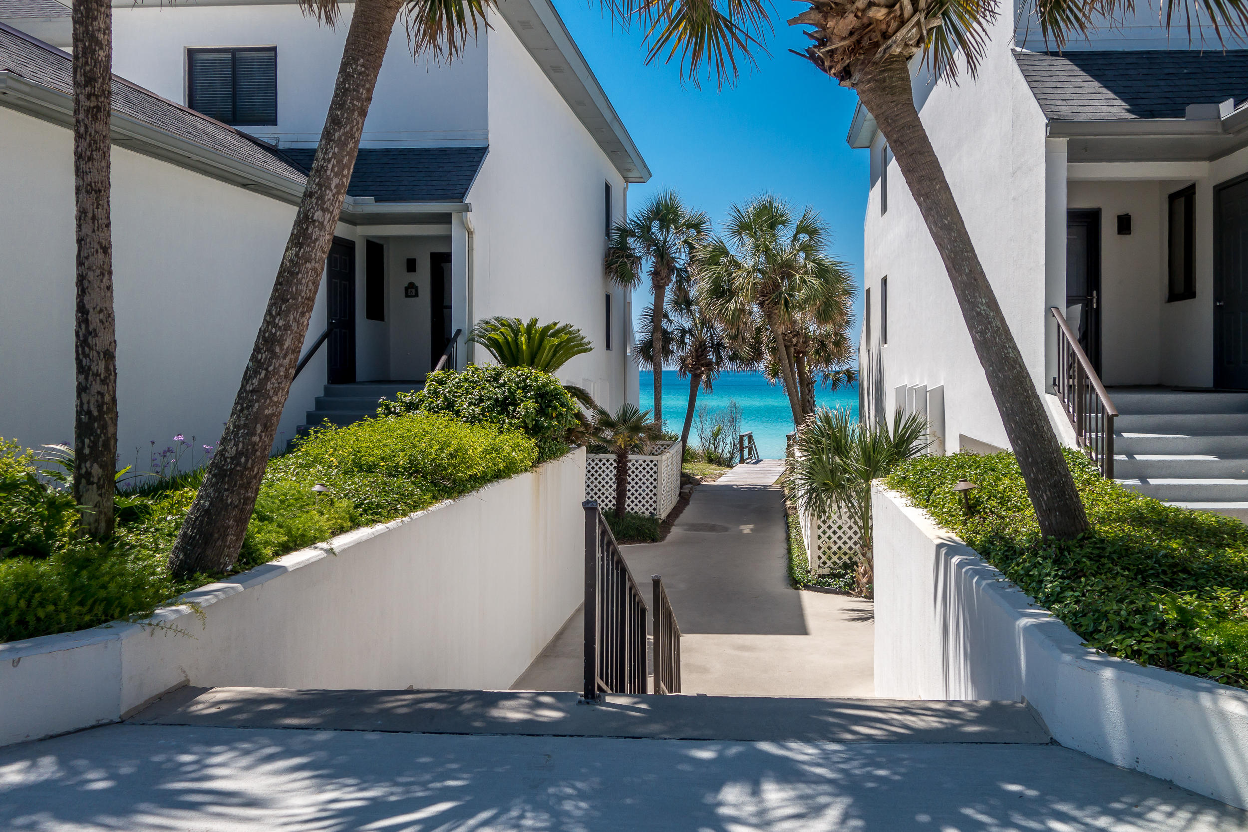 EMERALD HILL CONDO PH 3 - Residential