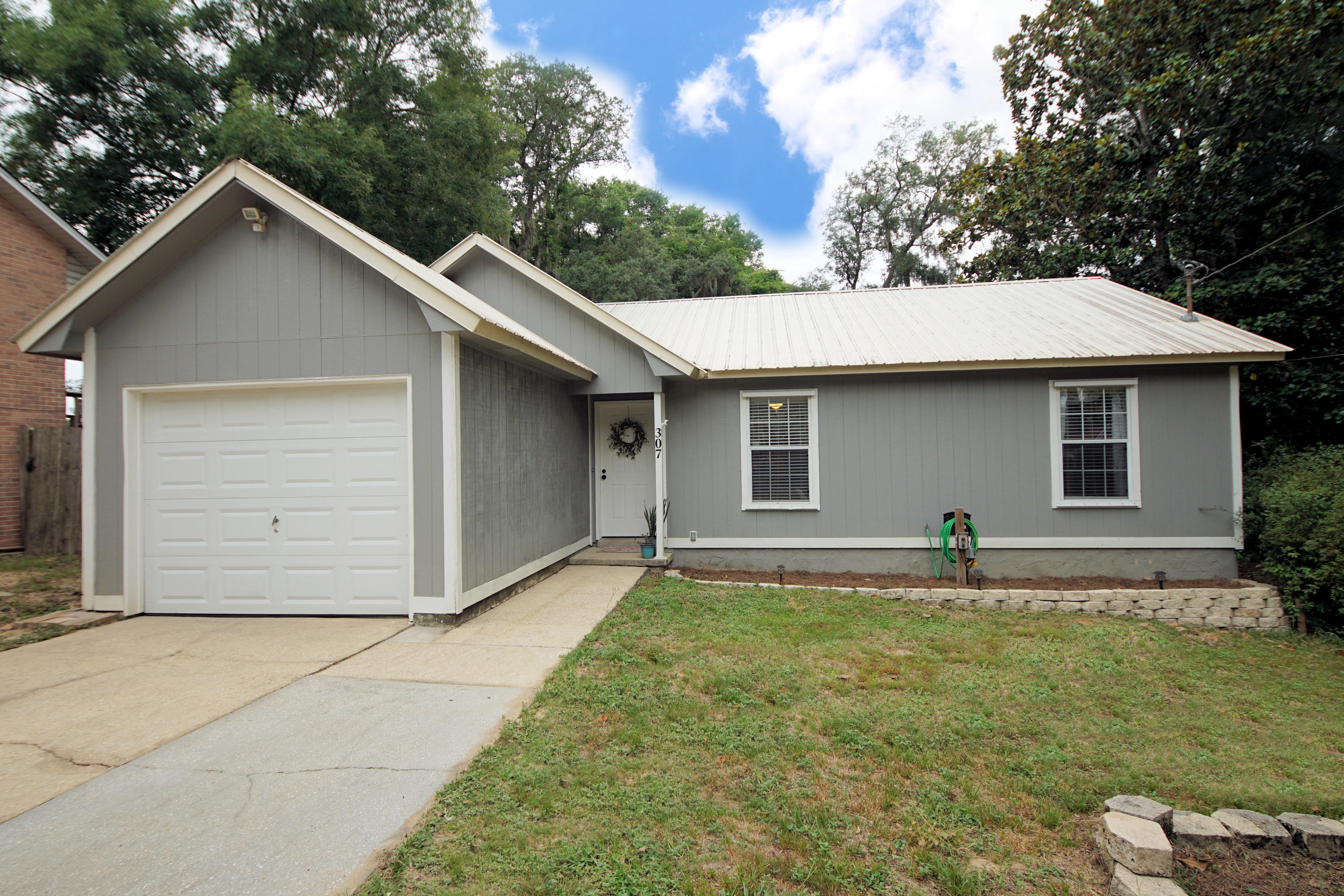 FLORIDA HEIGHTS - Residential