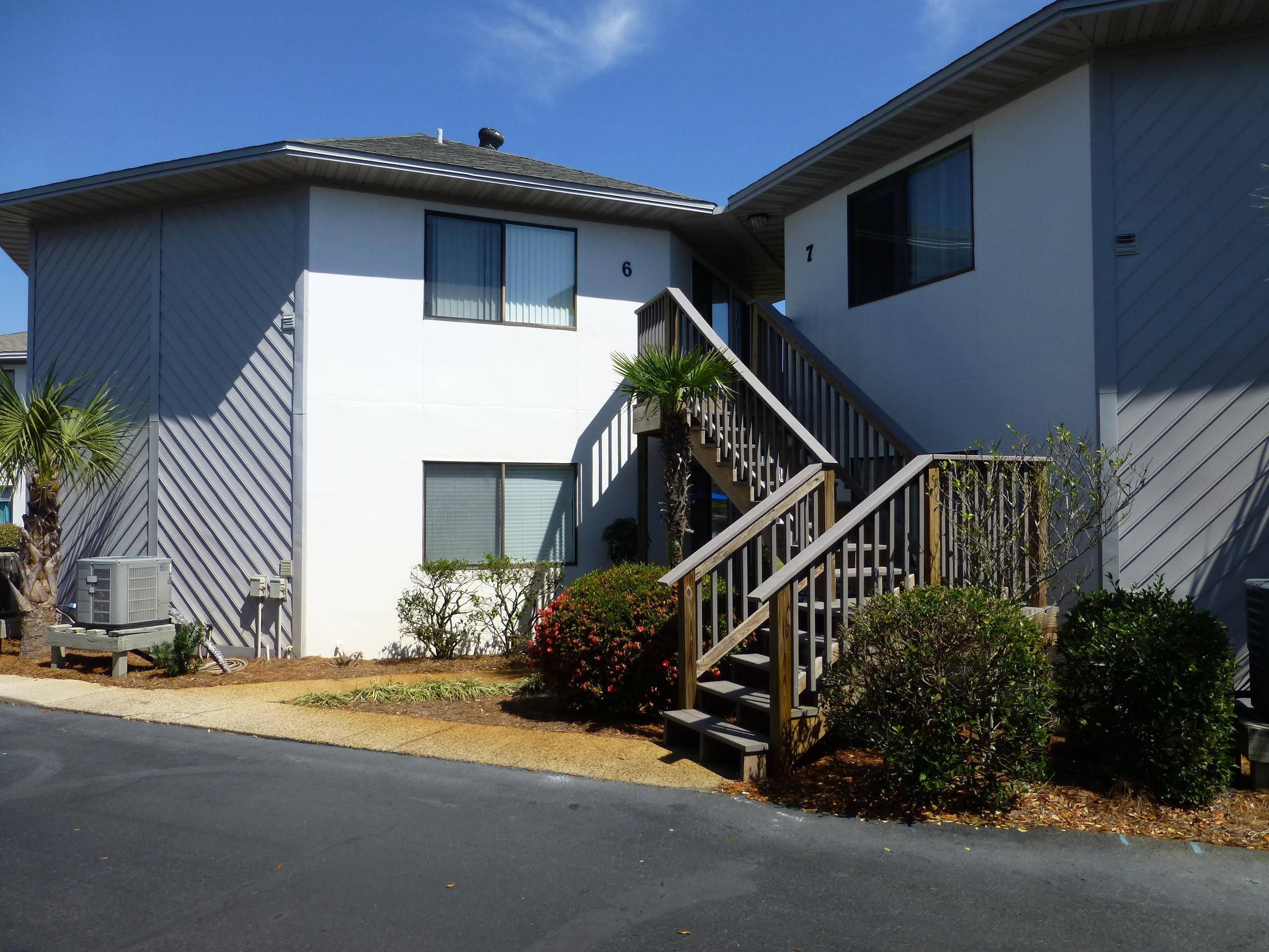 CRYSTAL VILLAGE CONDO PH 1 - Residential