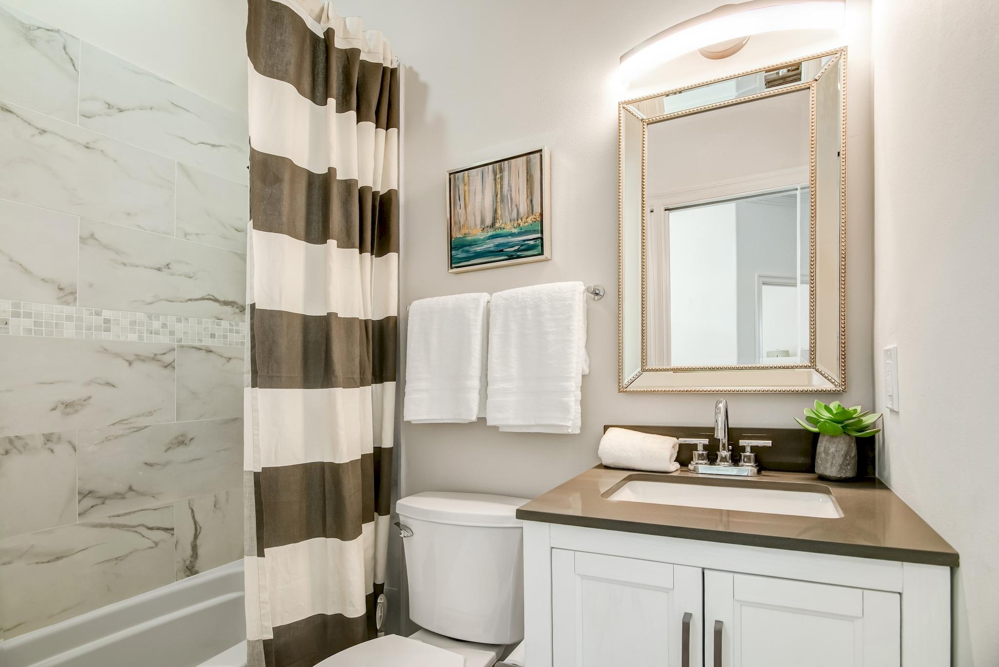 EMERALD LAKES PH 1 - Residential