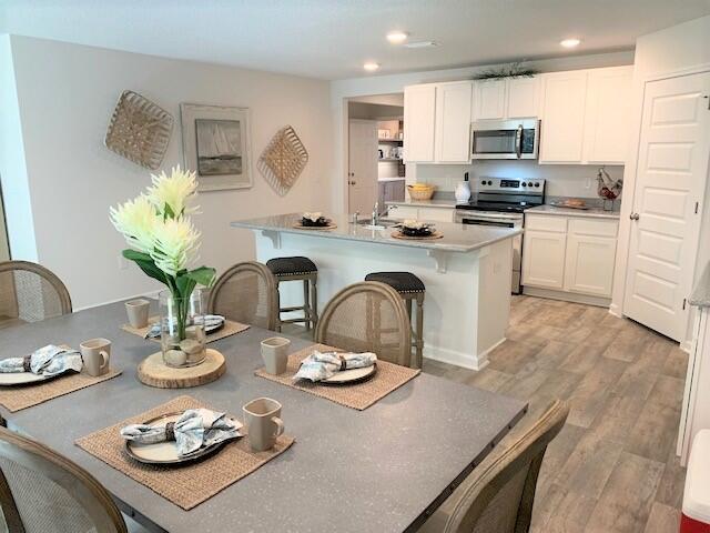 LAKERIDGE EST - Residential