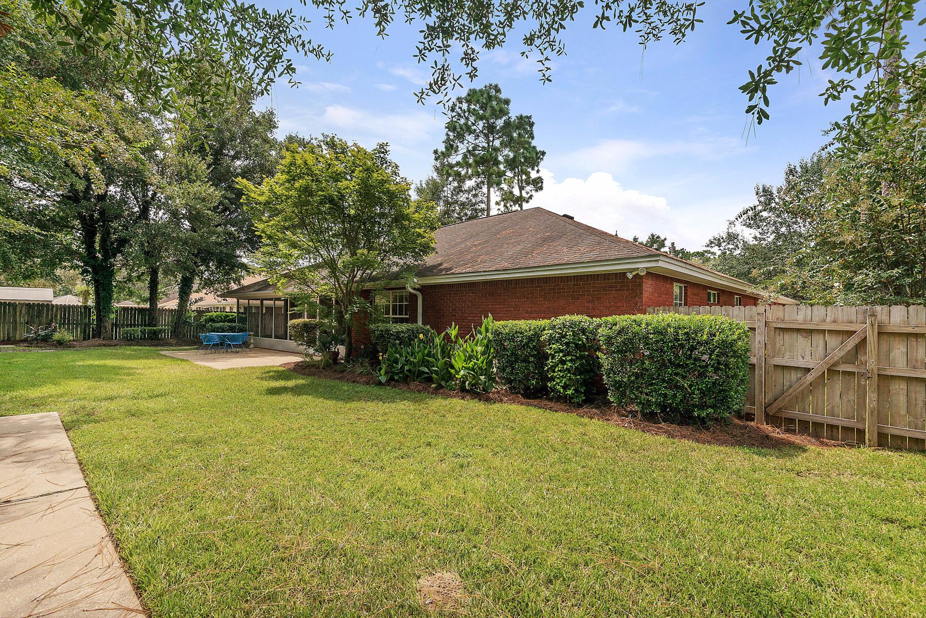 ROCKY BAYOU ESTATES 12A - Residential