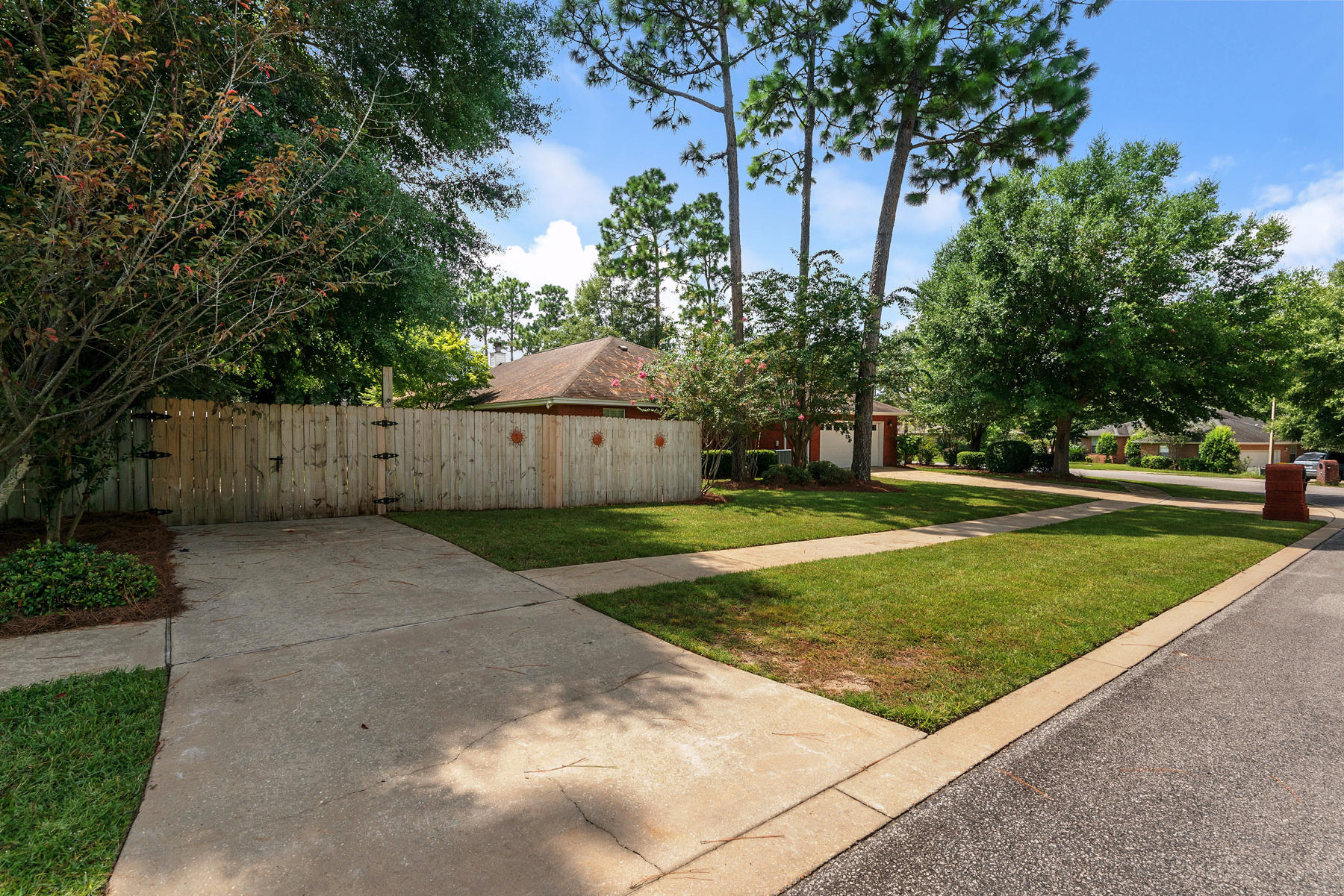 ROCKY BAYOU ESTATES 12A - Residential