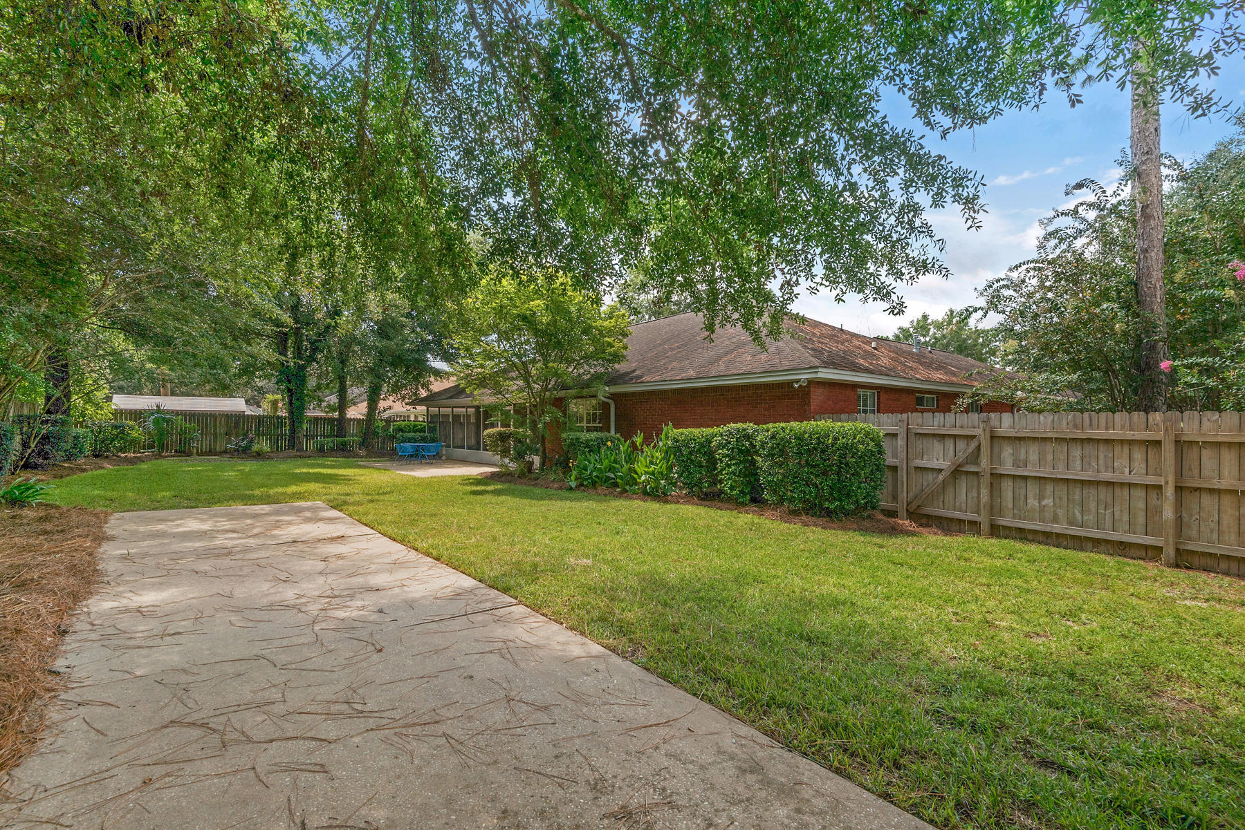 ROCKY BAYOU ESTATES 12A - Residential