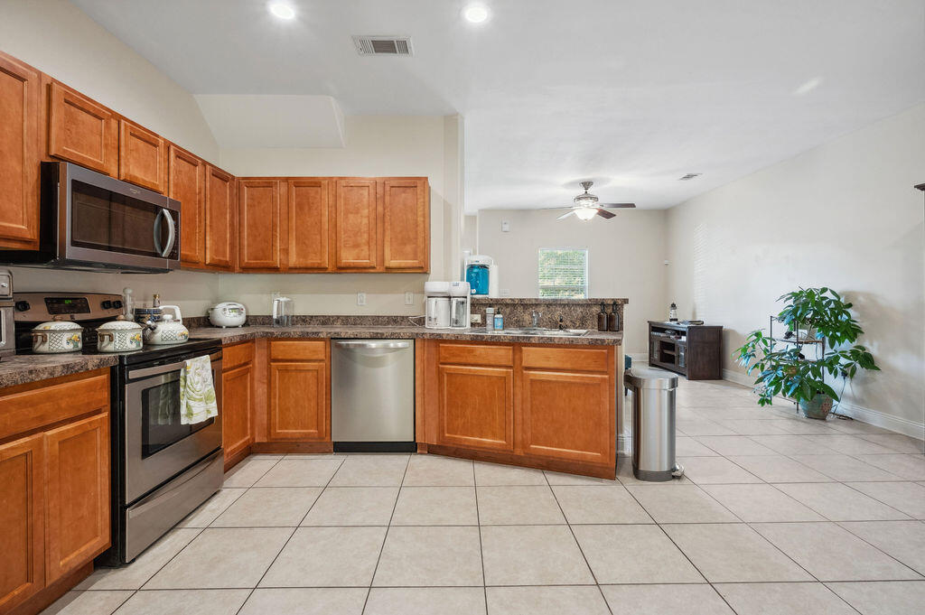 GRAND OAK PLACE - Residential