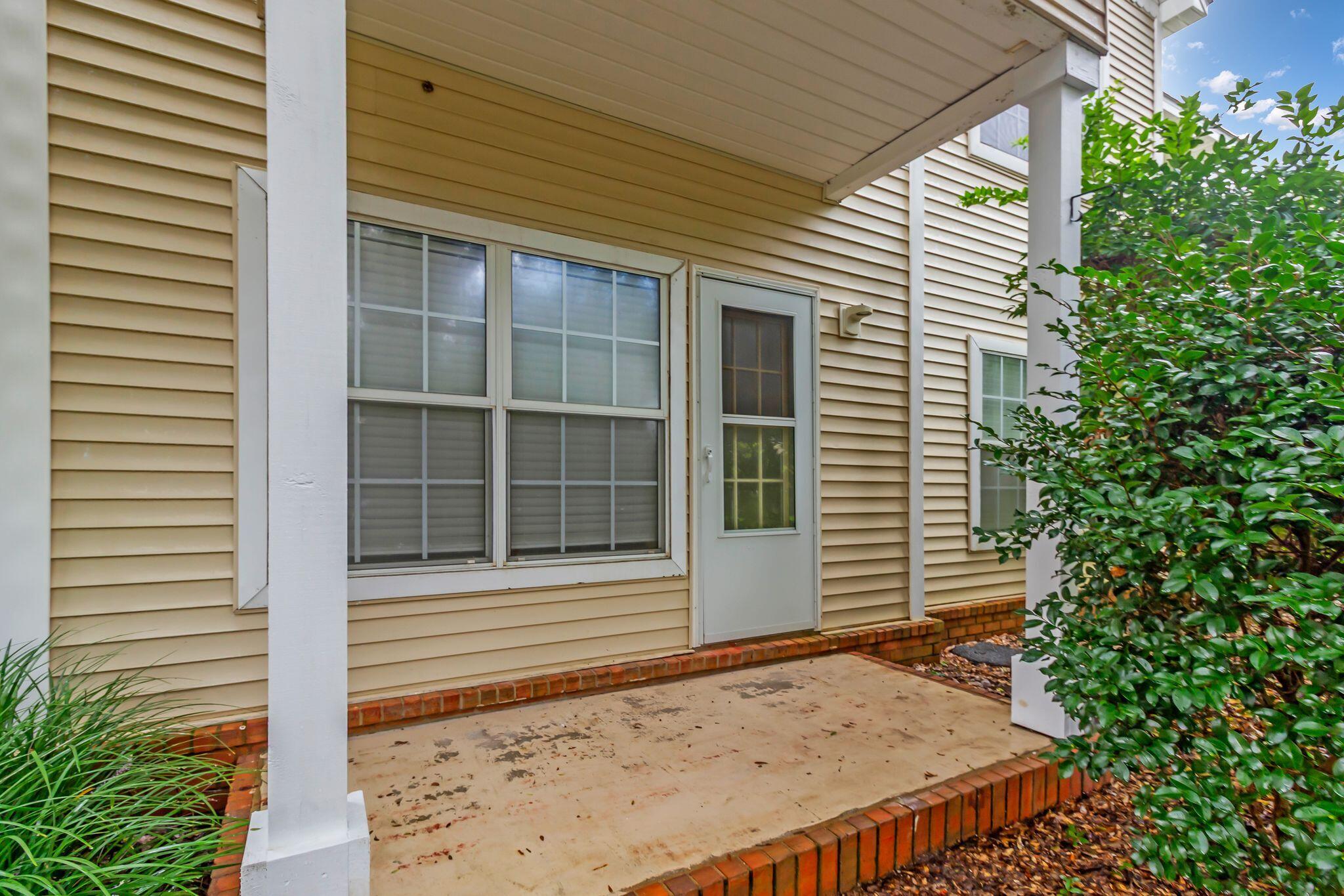 THE OAKS AT NICEVILLE - Residential Lease