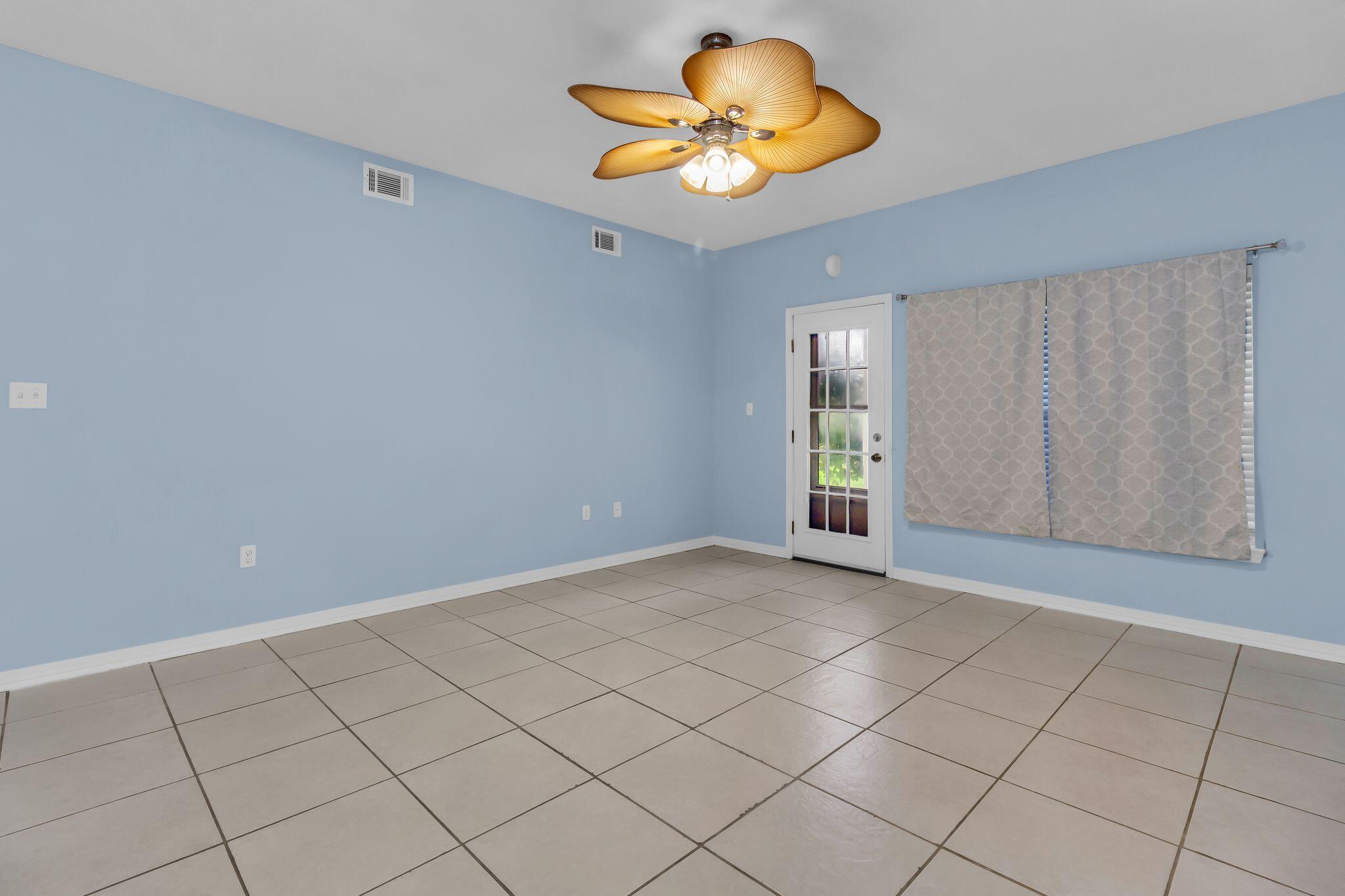 THE OAKS AT NICEVILLE - Residential Lease