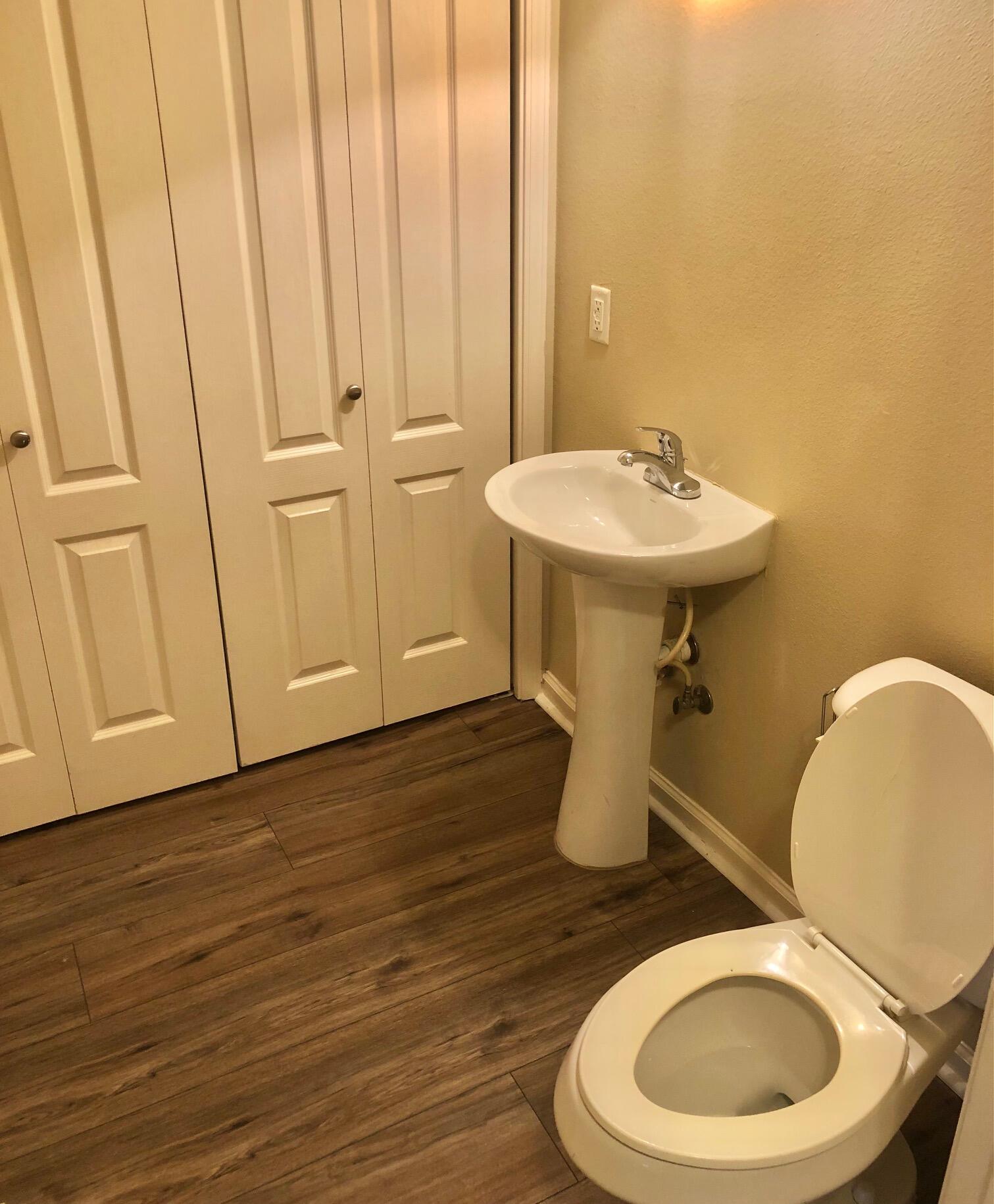 ARBOR LAKE PHASE 1 - Residential Lease