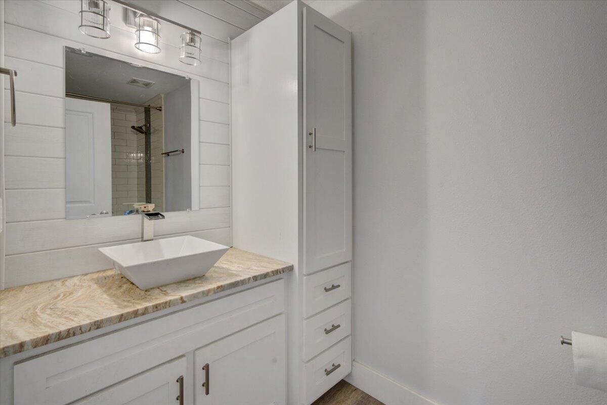 CASTELAR - Residential