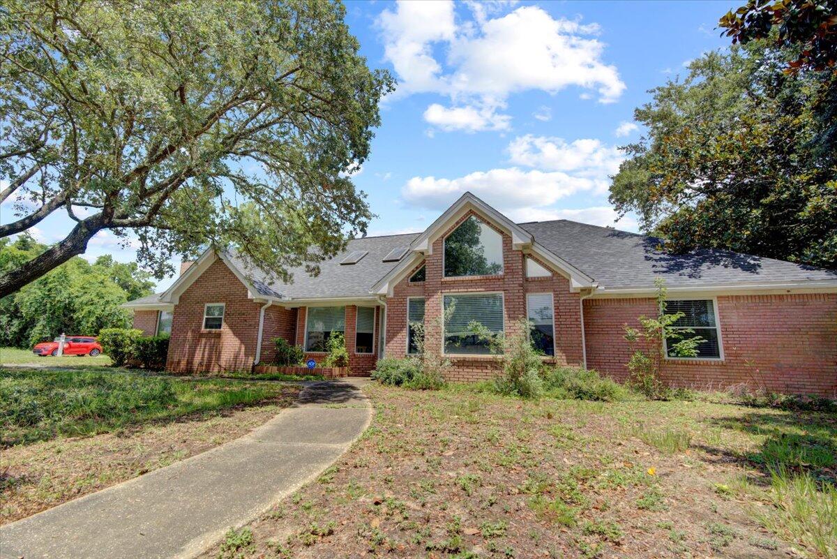 CASTELAR - Residential