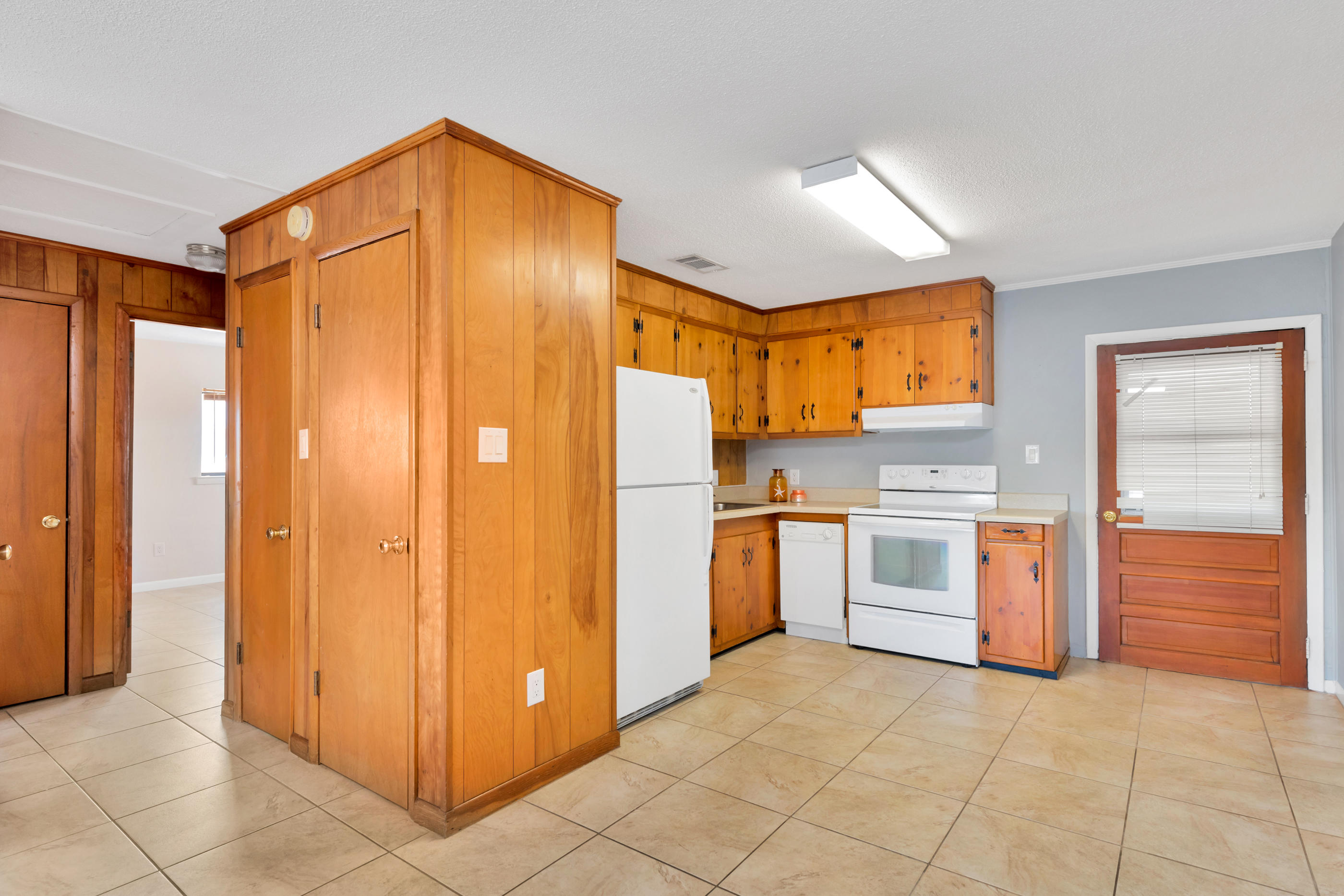 WATERWAY CONDO - Residential