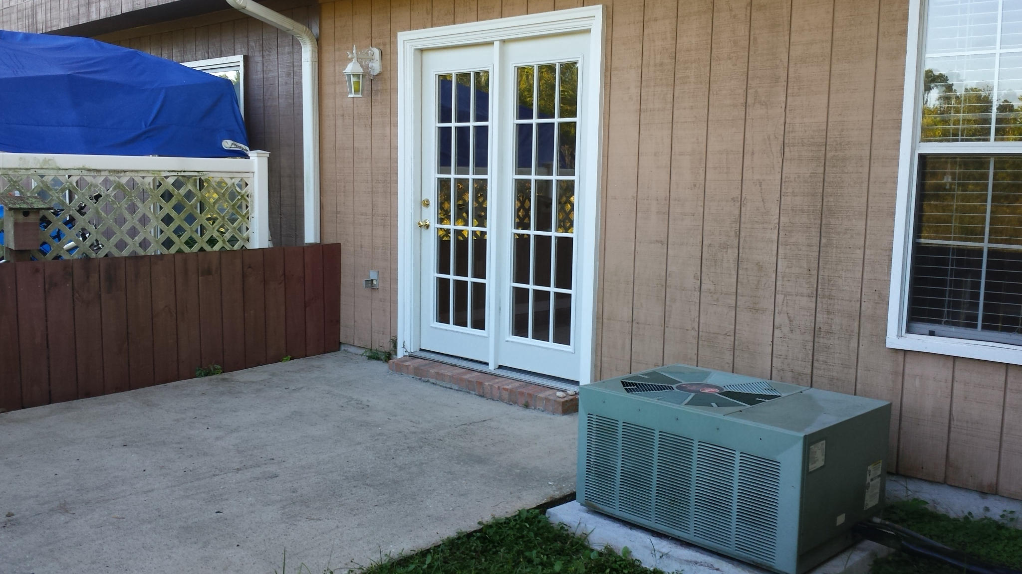 WHISPERING OAKS - Residential Lease