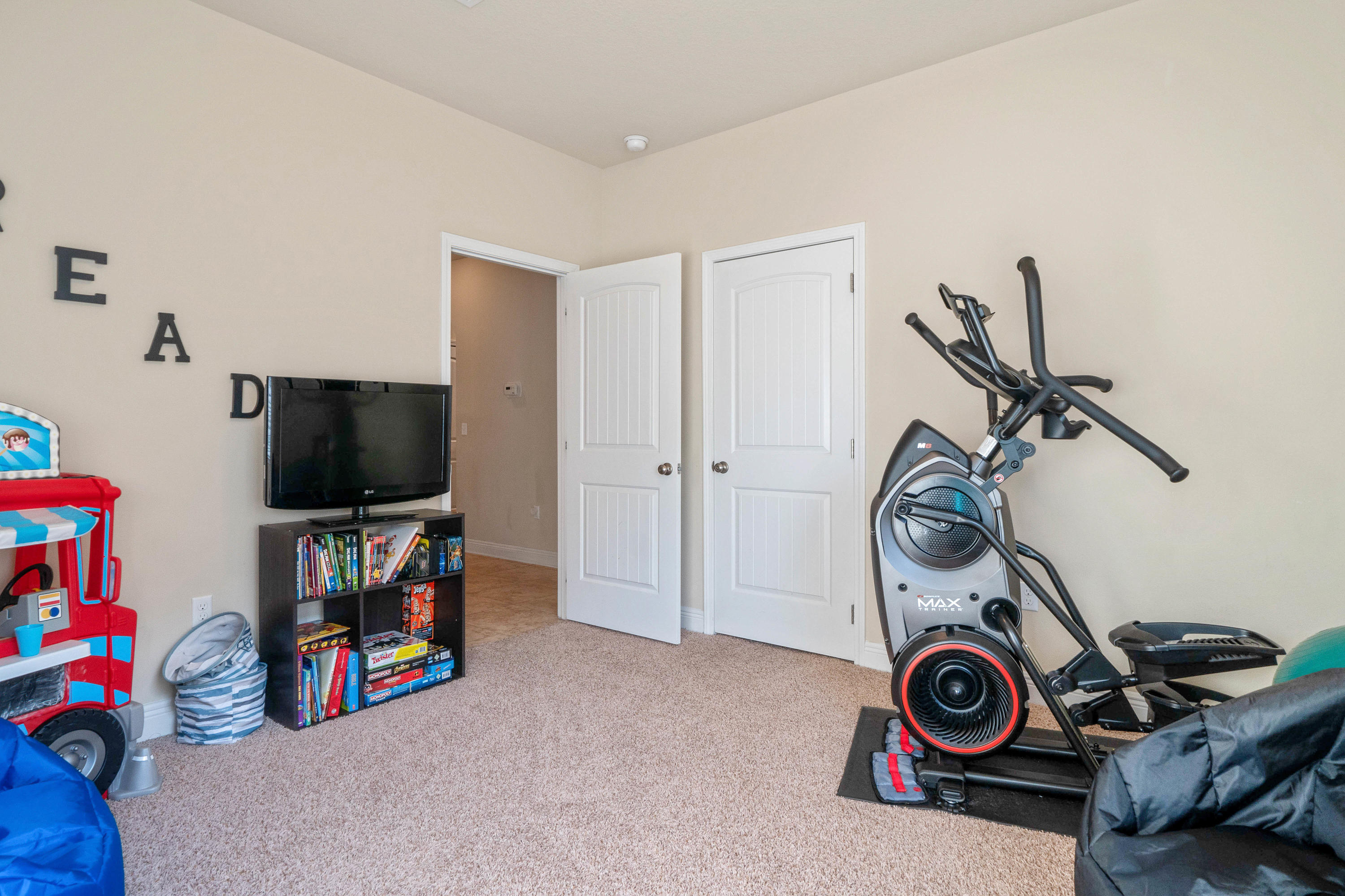 LIBERTY OAKS - Residential