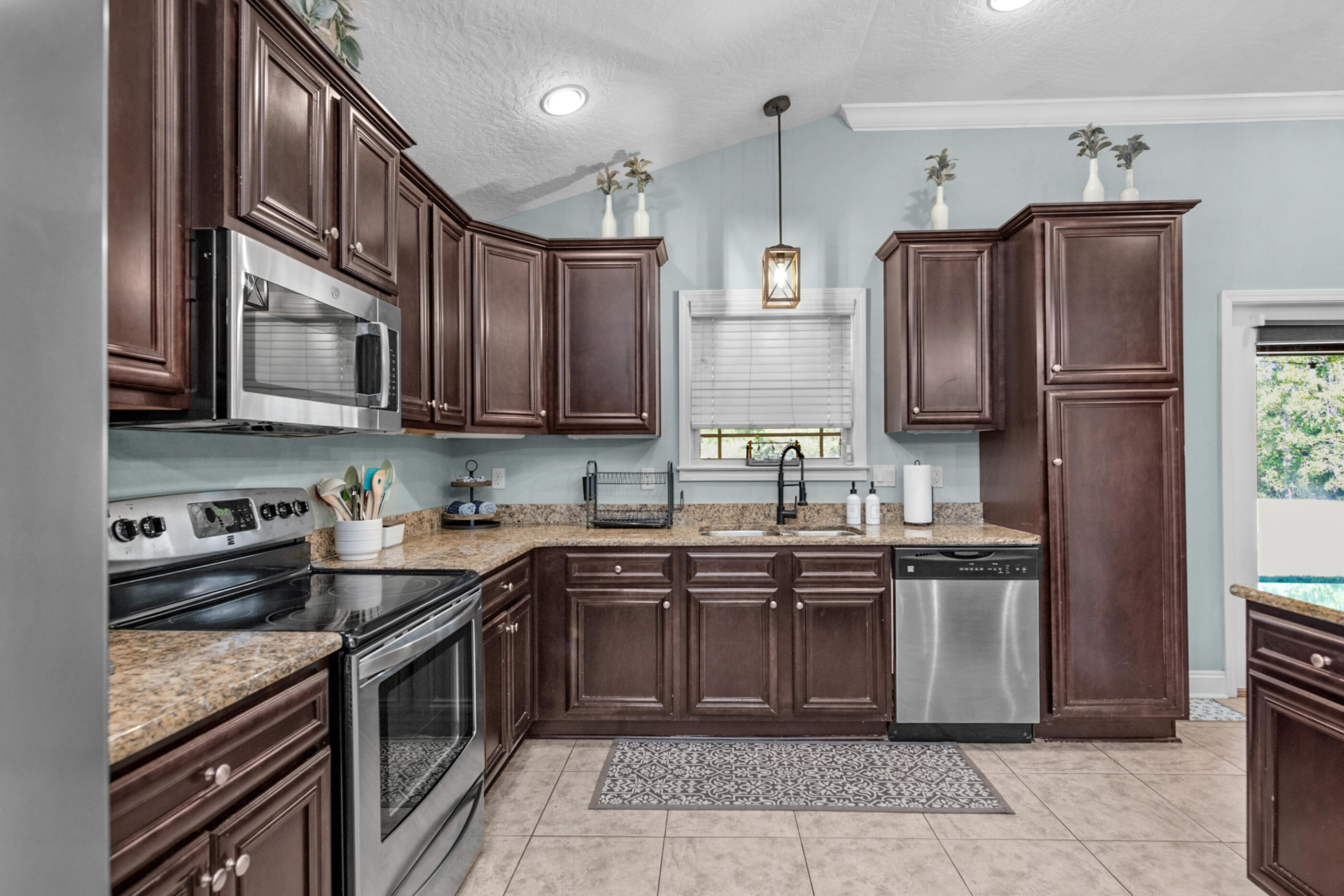 COTTAGES AT EAST RIVER - Residential