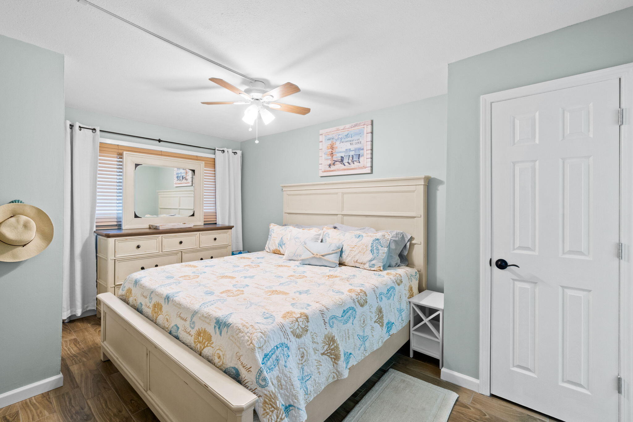 SUMMIT CONDOMINIUM, THE - Residential