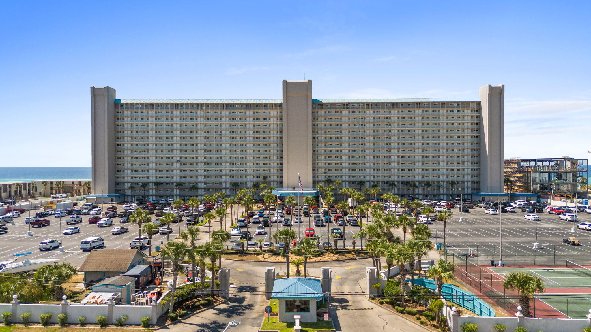SUMMIT CONDOMINIUM, THE - Residential