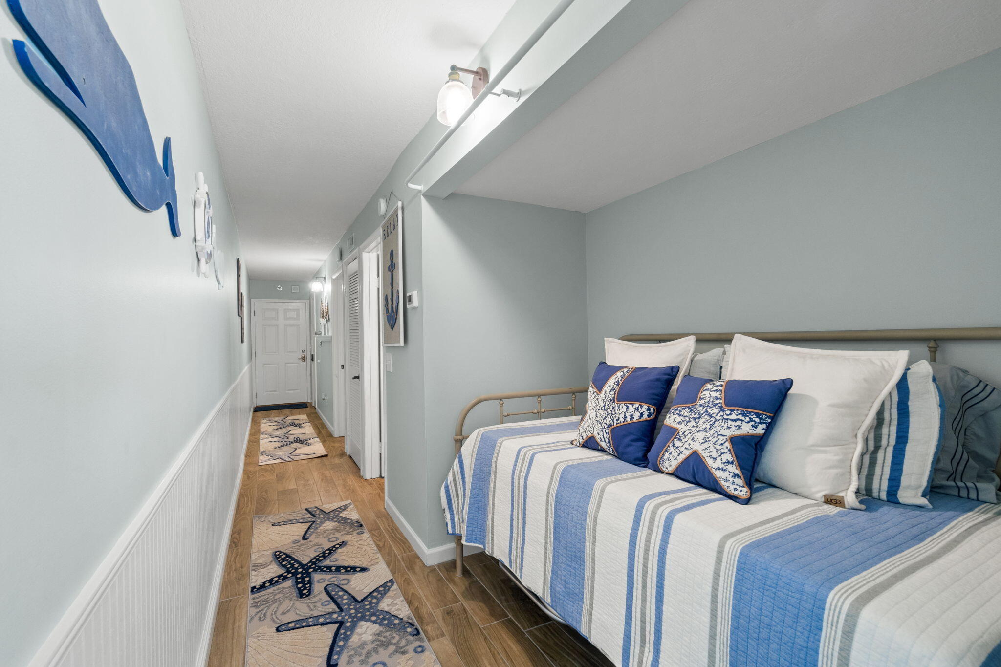 SUMMIT CONDOMINIUM, THE - Residential