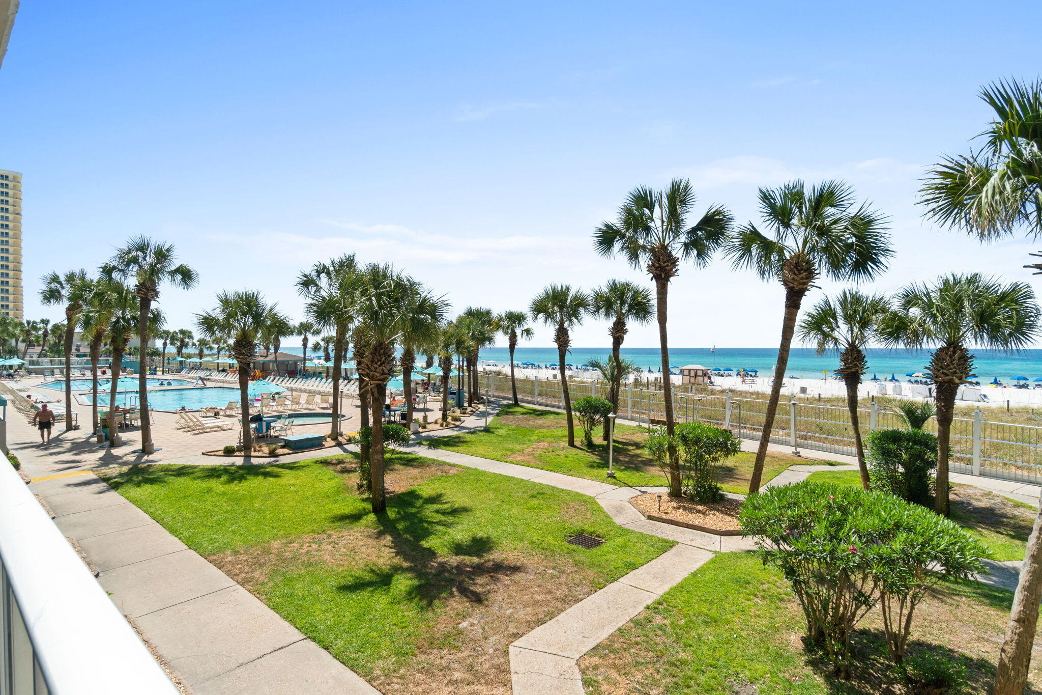 SUMMIT CONDOMINIUM, THE - Residential